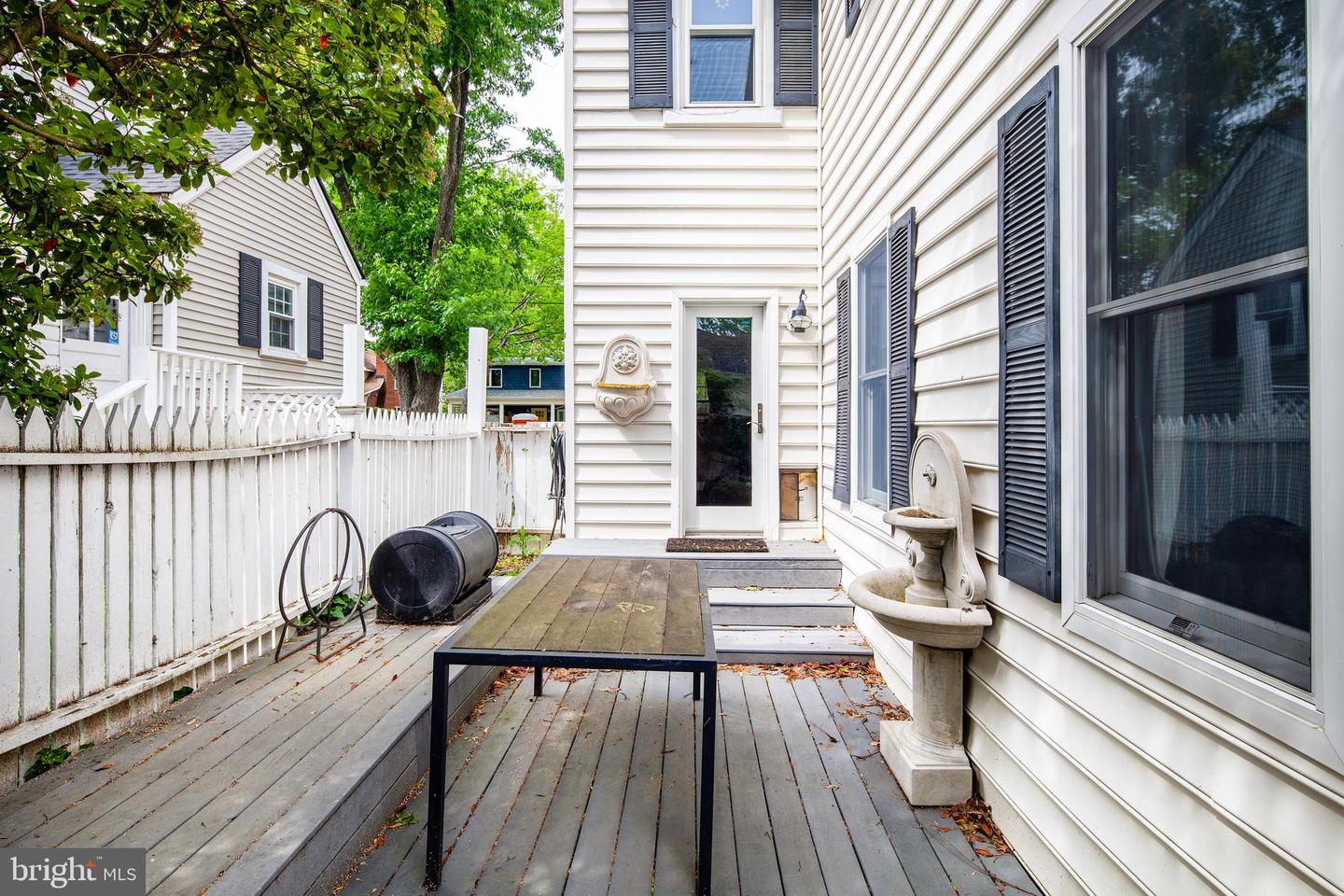 102 S KENSINGTON ST ST, ARLINGTON, Virginia 22204, 4 Bedrooms Bedrooms, ,3 BathroomsBathrooms,Residential,For sale,102 S KENSINGTON ST ST,VAAR2059558 MLS # VAAR2059558