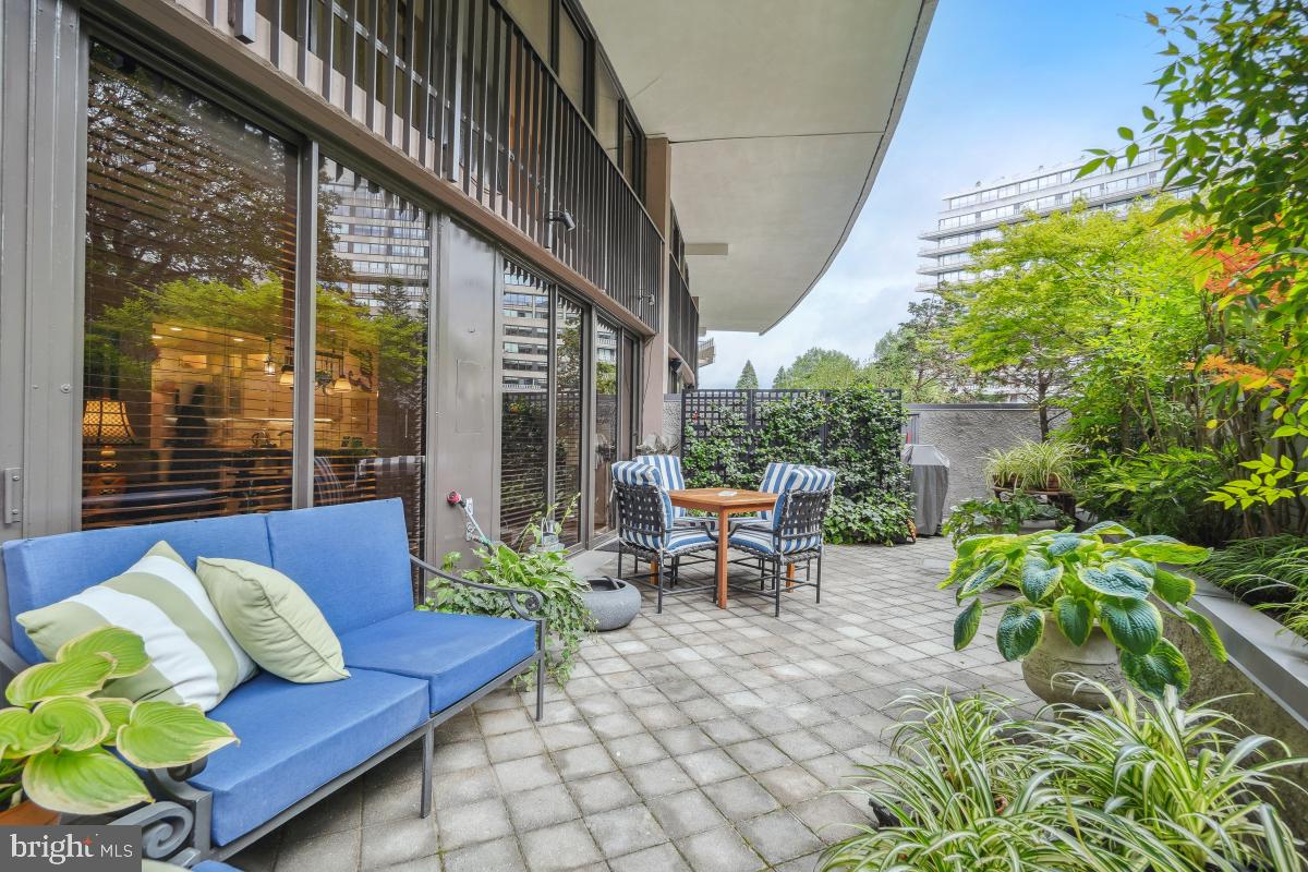 700 NEW HAMPSHIRE AVE NW #116, WASHINGTON, District Of Columbia 20037, 2 Bedrooms Bedrooms, ,2 BathroomsBathrooms,Residential,For sale,700 NEW HAMPSHIRE AVE NW #116,DCDC2206488 MLS # DCDC2206488