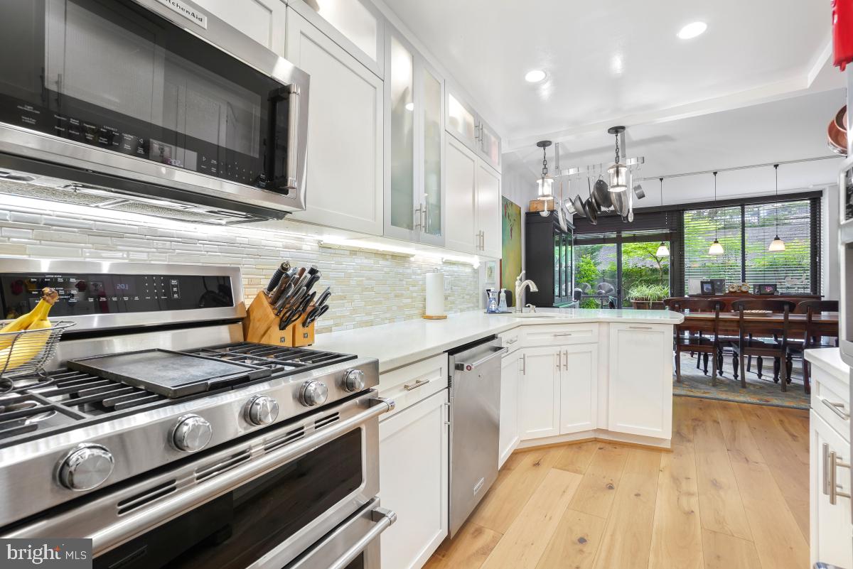 700 NEW HAMPSHIRE AVE NW #116, WASHINGTON, District Of Columbia 20037, 2 Bedrooms Bedrooms, ,2 BathroomsBathrooms,Residential,For sale,700 NEW HAMPSHIRE AVE NW #116,DCDC2206488 MLS # DCDC2206488