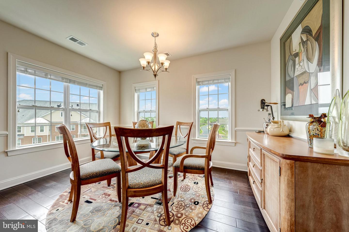 44589 YORK CREST TER #406, ASHBURN, Virginia 20147, 3 Bedrooms Bedrooms, ,2 BathroomsBathrooms,Residential,For sale,44589 YORK CREST TER #406,VALO2100120 MLS # VALO2100120