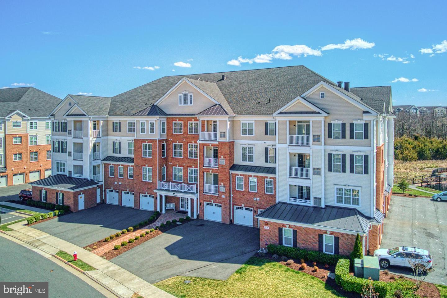 44589 YORK CREST TER #406, ASHBURN, Virginia 20147, 3 Bedrooms Bedrooms, ,2 BathroomsBathrooms,Residential,For sale,44589 YORK CREST TER #406,VALO2100120 MLS # VALO2100120