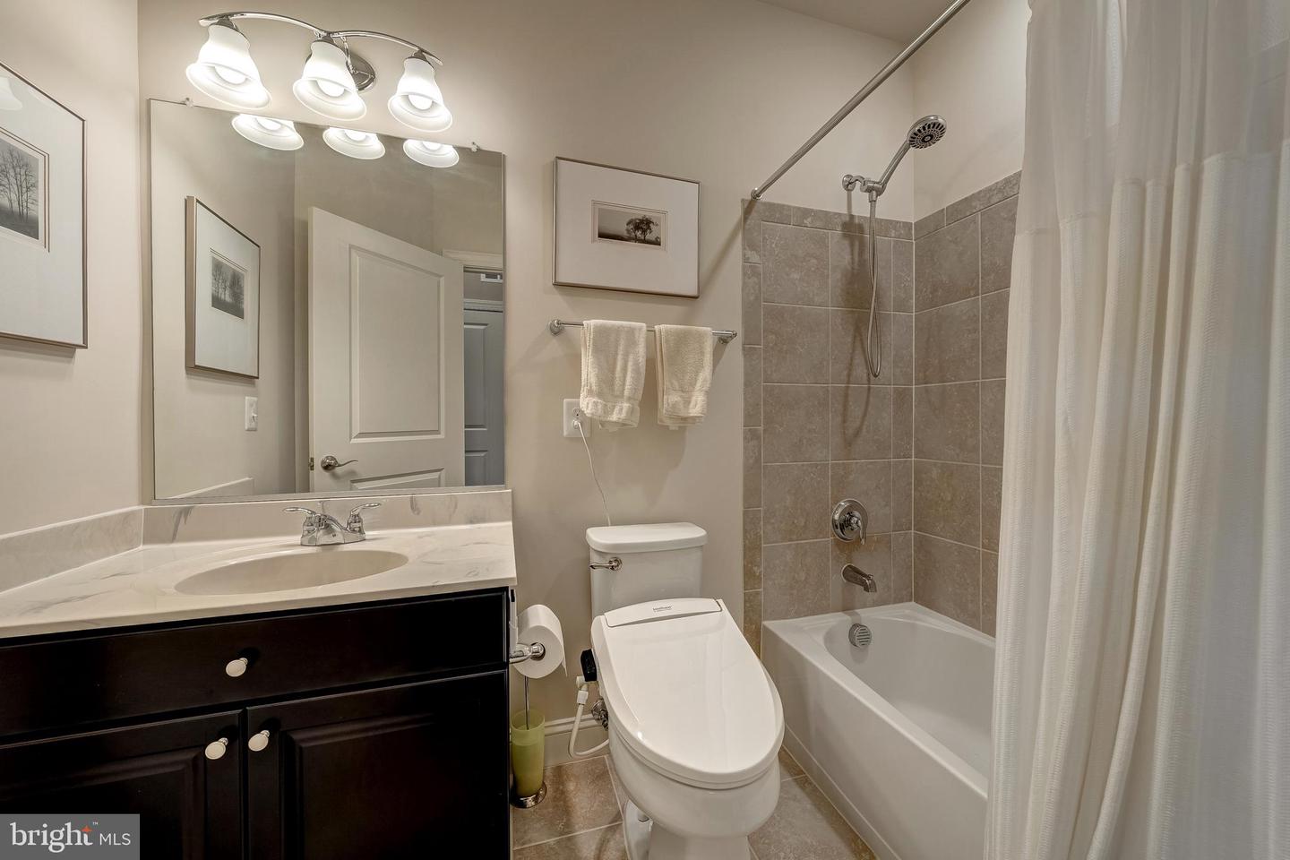 44589 YORK CREST TER #406, ASHBURN, Virginia 20147, 3 Bedrooms Bedrooms, ,2 BathroomsBathrooms,Residential,For sale,44589 YORK CREST TER #406,VALO2100120 MLS # VALO2100120