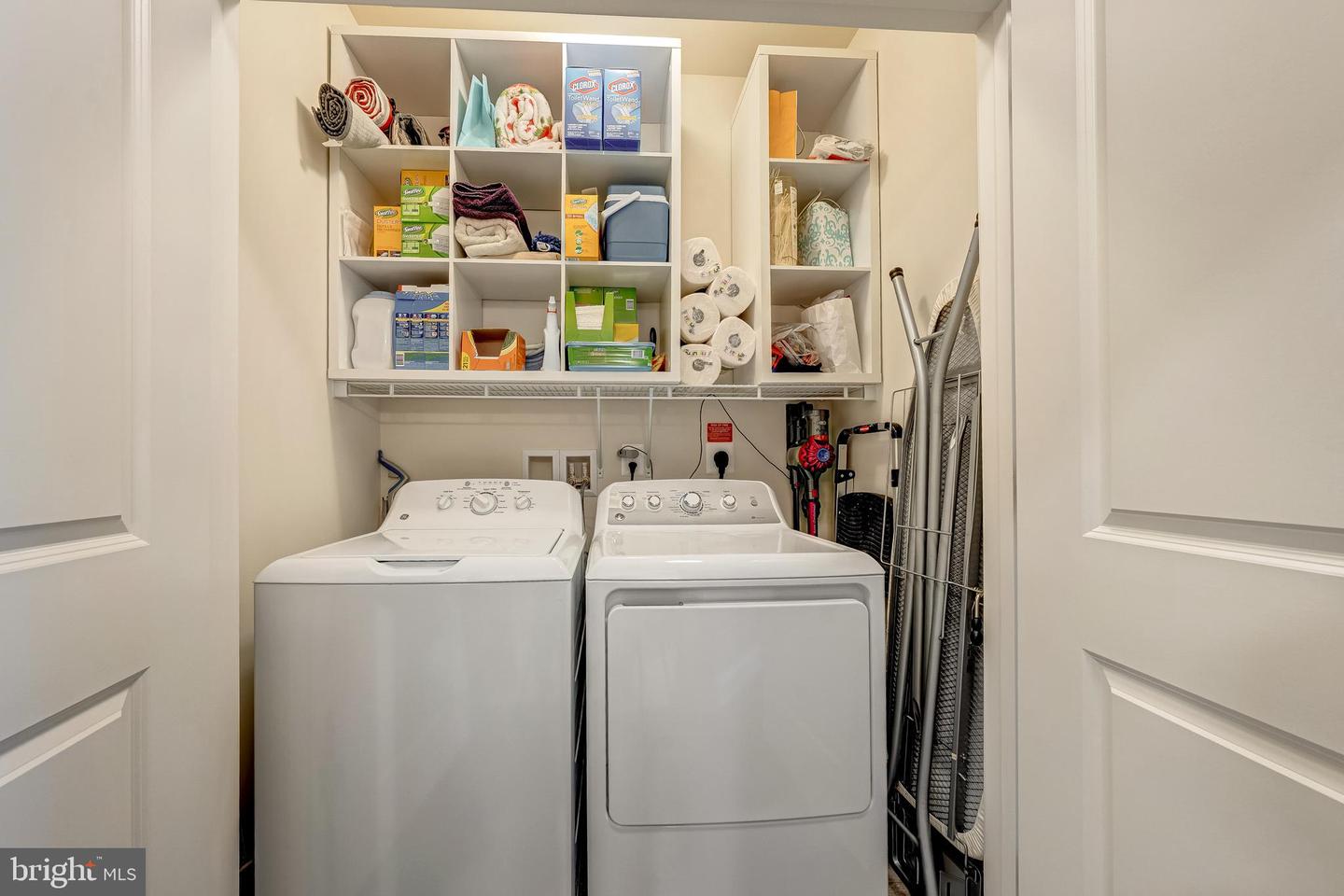 44589 YORK CREST TER #406, ASHBURN, Virginia 20147, 3 Bedrooms Bedrooms, ,2 BathroomsBathrooms,Residential,For sale,44589 YORK CREST TER #406,VALO2100120 MLS # VALO2100120