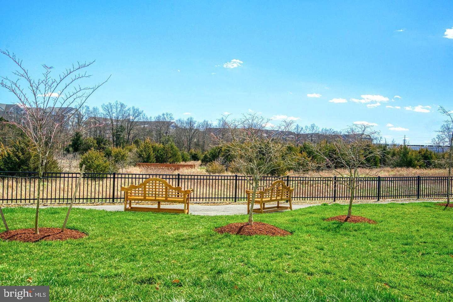 44589 YORK CREST TER #406, ASHBURN, Virginia 20147, 3 Bedrooms Bedrooms, ,2 BathroomsBathrooms,Residential,For sale,44589 YORK CREST TER #406,VALO2100120 MLS # VALO2100120