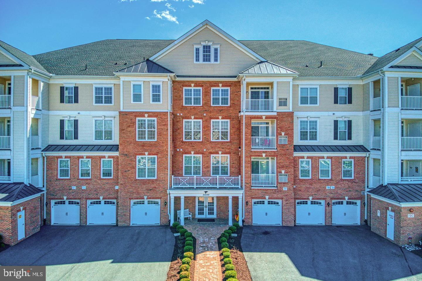 44589 YORK CREST TER #406, ASHBURN, Virginia 20147, 3 Bedrooms Bedrooms, ,2 BathroomsBathrooms,Residential,For sale,44589 YORK CREST TER #406,VALO2100120 MLS # VALO2100120