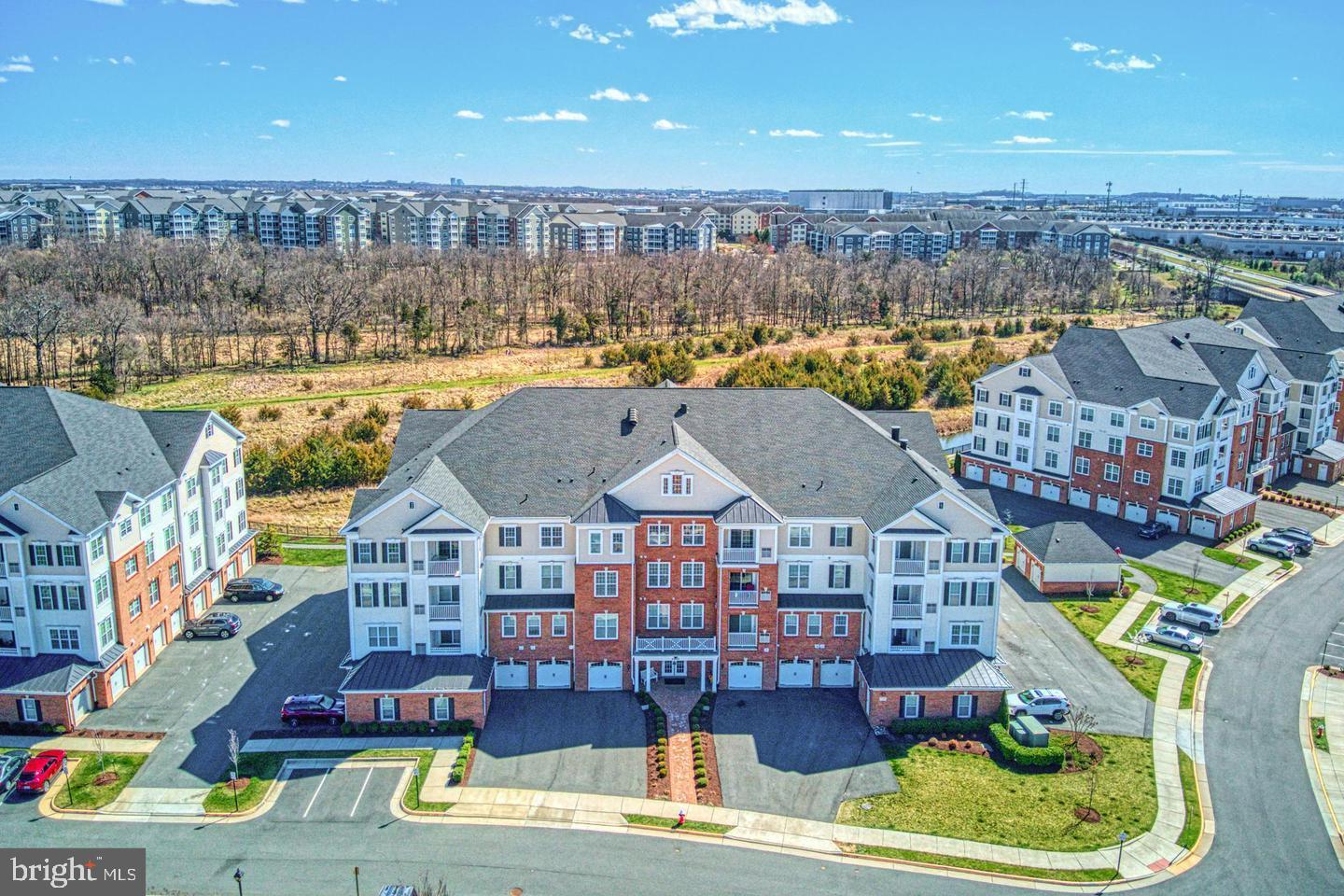44589 YORK CREST TER #406, ASHBURN, Virginia 20147, 3 Bedrooms Bedrooms, ,2 BathroomsBathrooms,Residential,For sale,44589 YORK CREST TER #406,VALO2100120 MLS # VALO2100120