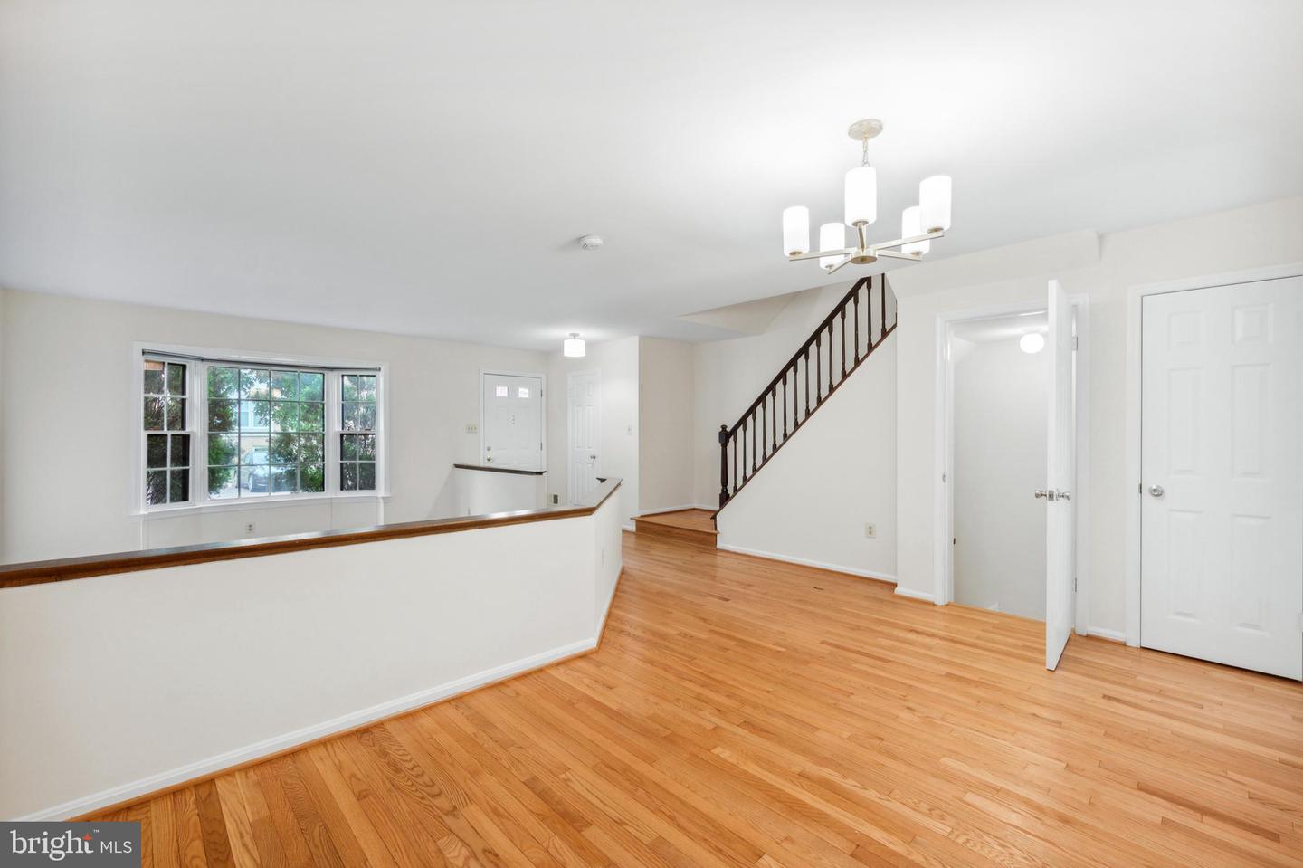 2880 KELLY SQ, VIENNA, Virginia 22181, 3 Bedrooms Bedrooms, ,2 BathroomsBathrooms,Residential,For sale,2880 KELLY SQ,VAFX2247972 MLS # VAFX2247972