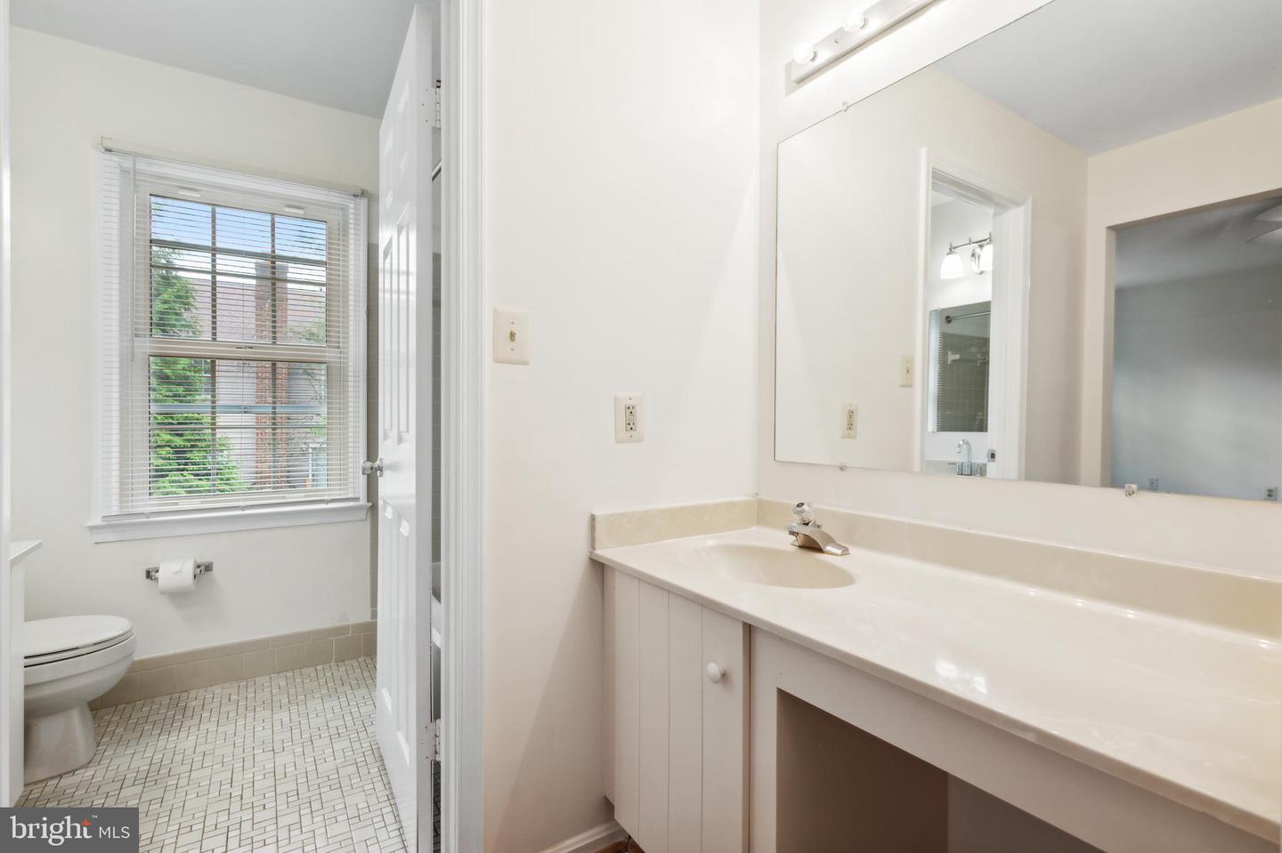 2880 KELLY SQ, VIENNA, Virginia 22181, 3 Bedrooms Bedrooms, ,2 BathroomsBathrooms,Residential,For sale,2880 KELLY SQ,VAFX2247972 MLS # VAFX2247972