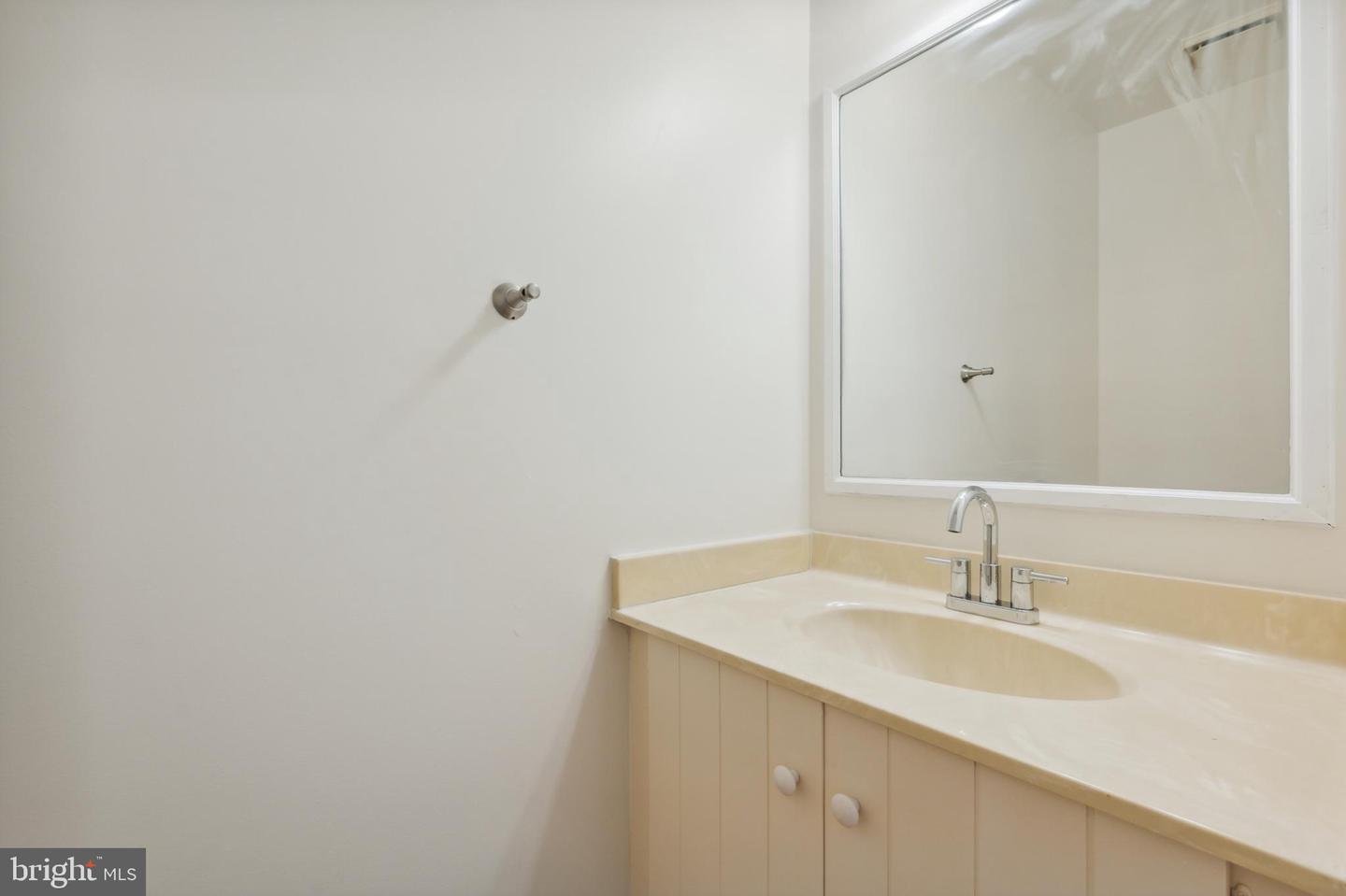 2880 KELLY SQ, VIENNA, Virginia 22181, 3 Bedrooms Bedrooms, ,2 BathroomsBathrooms,Residential,For sale,2880 KELLY SQ,VAFX2247972 MLS # VAFX2247972