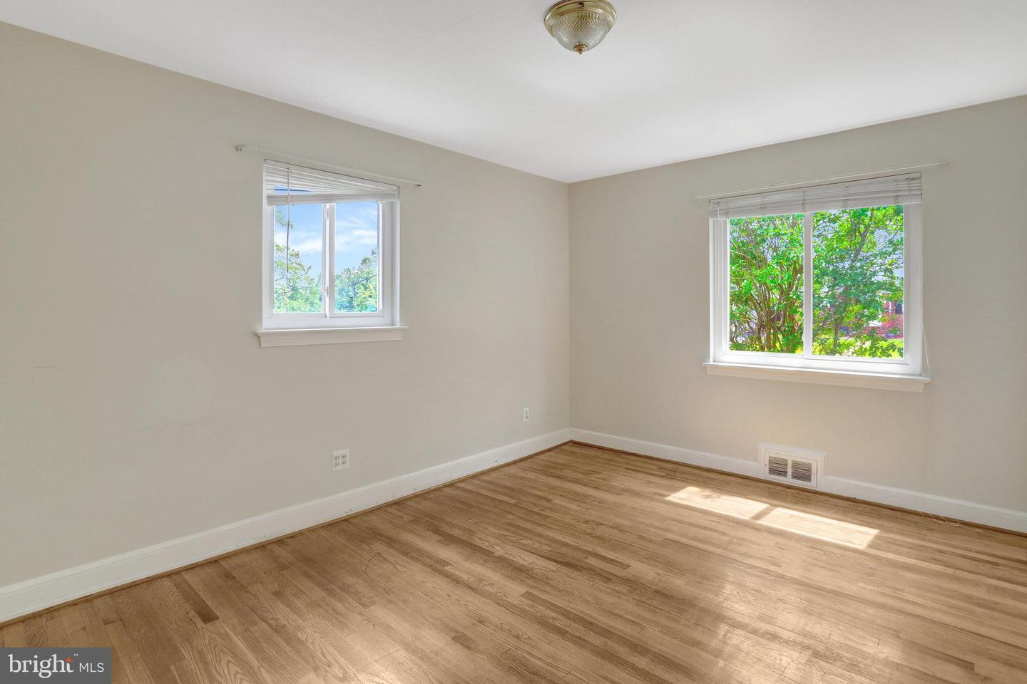 6005 FREDERICK ST, SPRINGFIELD, Virginia 22150, 5 Bedrooms Bedrooms, ,2 BathroomsBathrooms,Residential,For sale,6005 FREDERICK ST,VAFX2247974 MLS # VAFX2247974