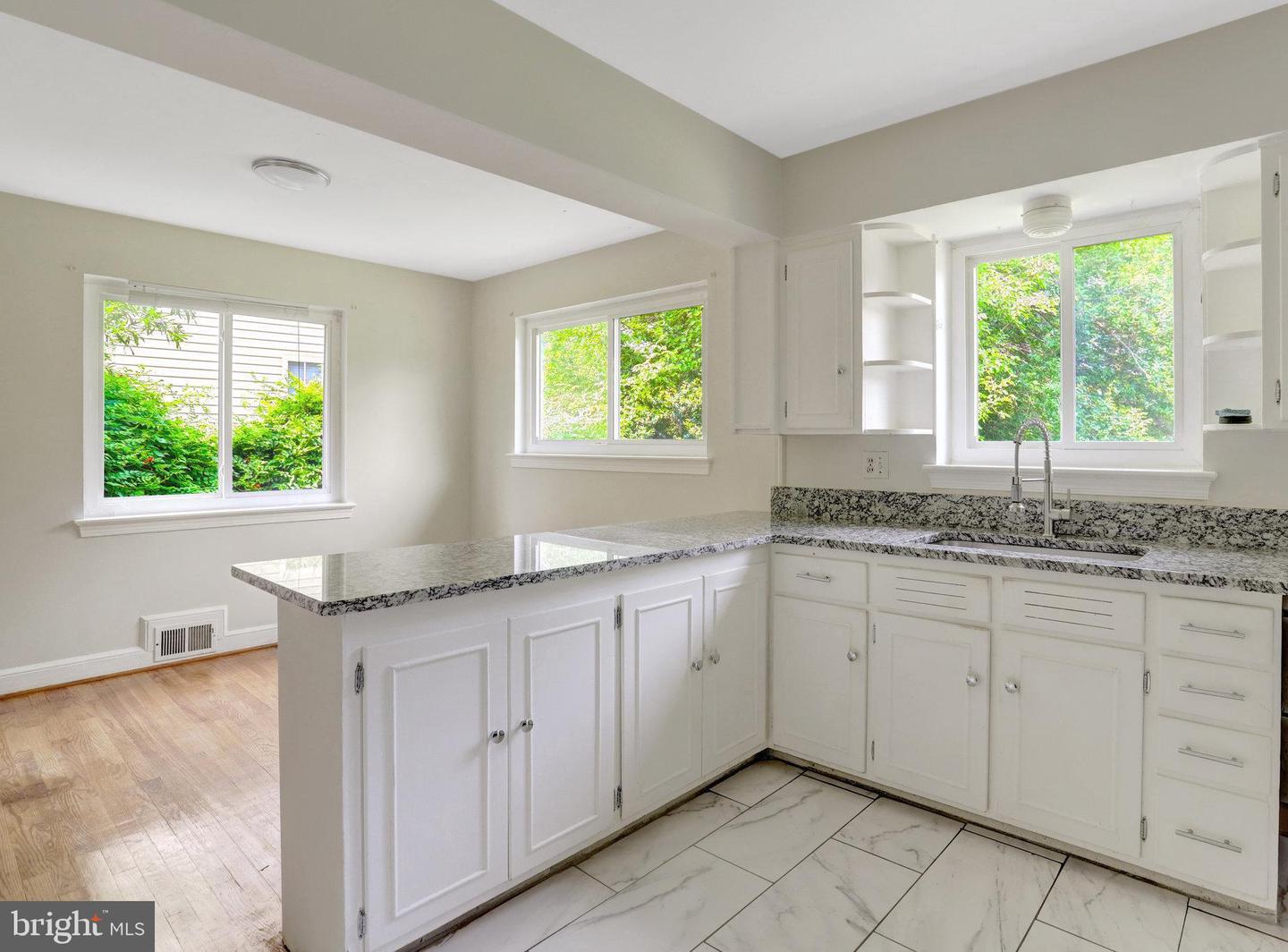 6005 FREDERICK ST, SPRINGFIELD, Virginia 22150, 5 Bedrooms Bedrooms, ,2 BathroomsBathrooms,Residential,For sale,6005 FREDERICK ST,VAFX2247974 MLS # VAFX2247974