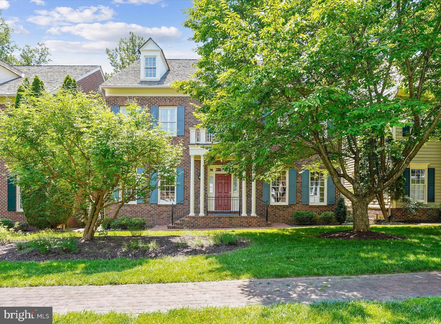 9858 PALACE GREEN WAY, VIENNA, Virginia 22181, 4 Bedrooms Bedrooms, ,4 BathroomsBathrooms,Residential,For sale,9858 PALACE GREEN WAY,VAFX2248128 MLS # VAFX2248128