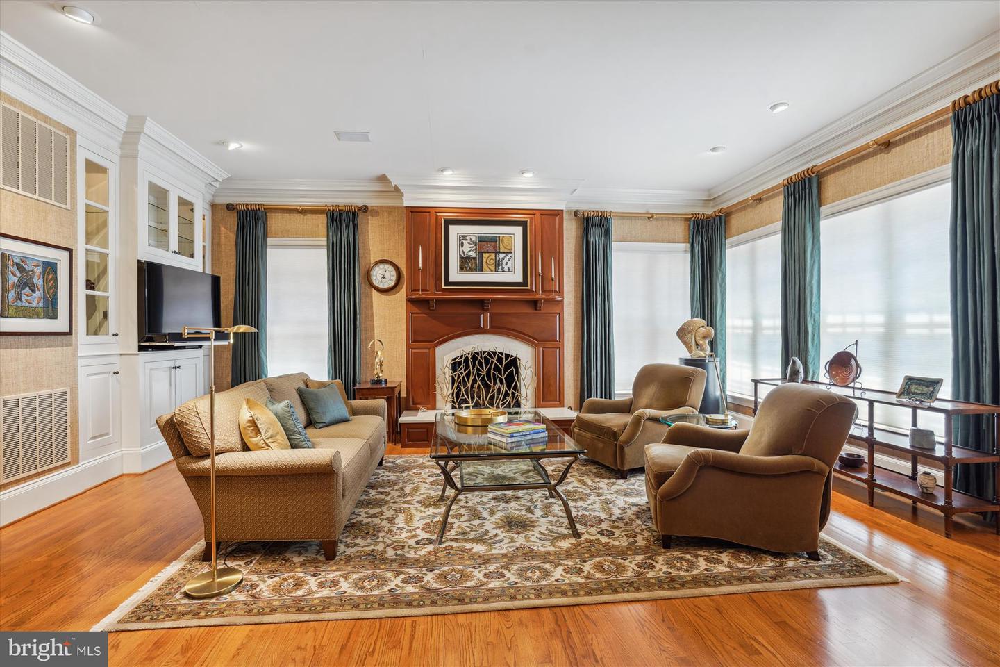 9858 PALACE GREEN WAY, VIENNA, Virginia 22181, 4 Bedrooms Bedrooms, ,4 BathroomsBathrooms,Residential,For sale,9858 PALACE GREEN WAY,VAFX2248128 MLS # VAFX2248128