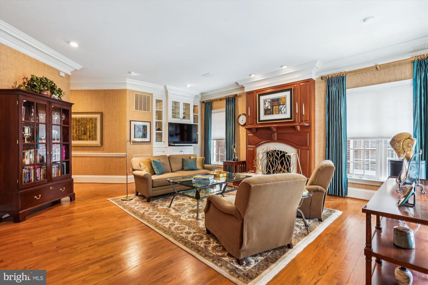9858 PALACE GREEN WAY, VIENNA, Virginia 22181, 4 Bedrooms Bedrooms, ,4 BathroomsBathrooms,Residential,For sale,9858 PALACE GREEN WAY,VAFX2248128 MLS # VAFX2248128