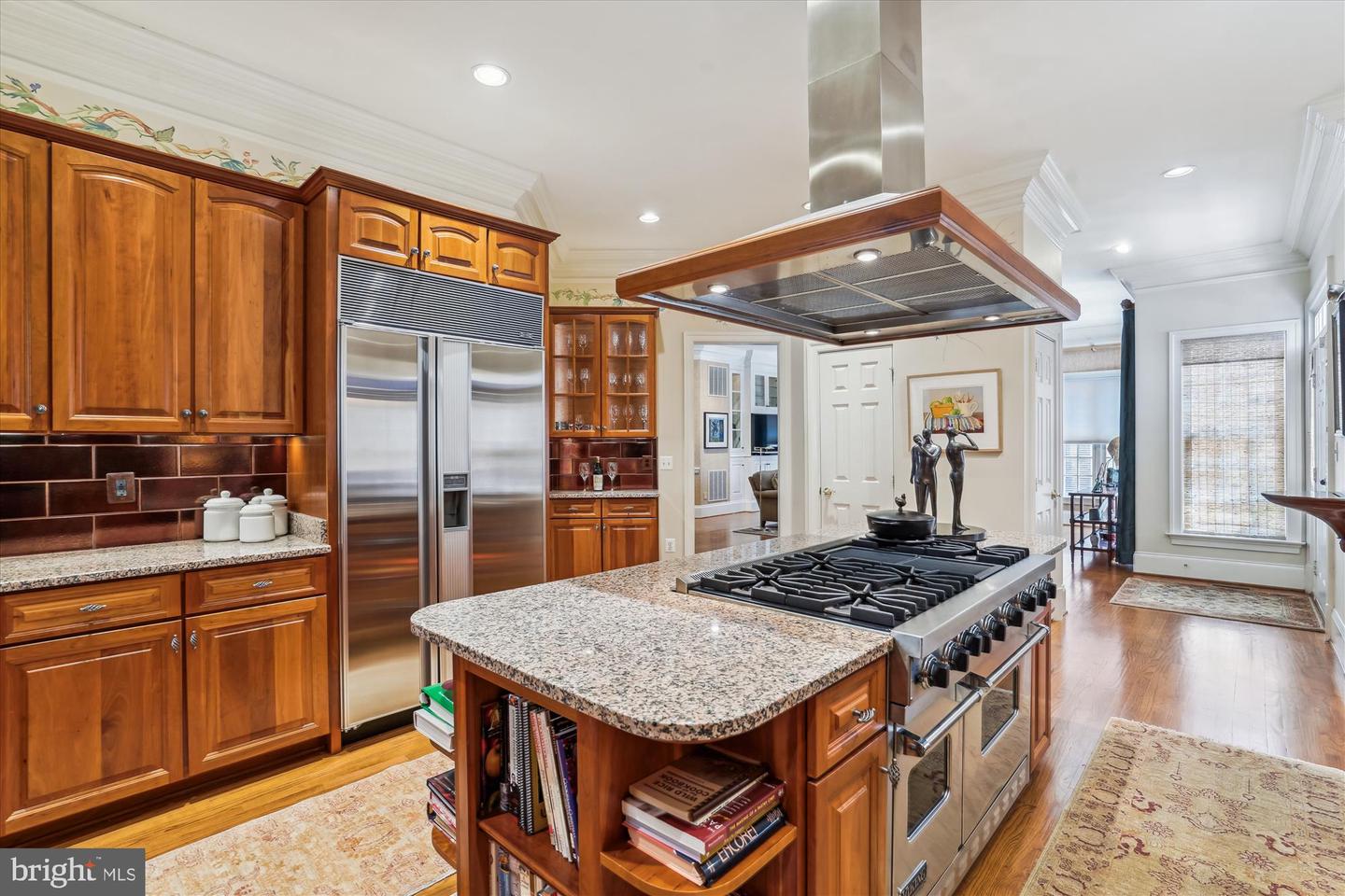 9858 PALACE GREEN WAY, VIENNA, Virginia 22181, 4 Bedrooms Bedrooms, ,4 BathroomsBathrooms,Residential,For sale,9858 PALACE GREEN WAY,VAFX2248128 MLS # VAFX2248128