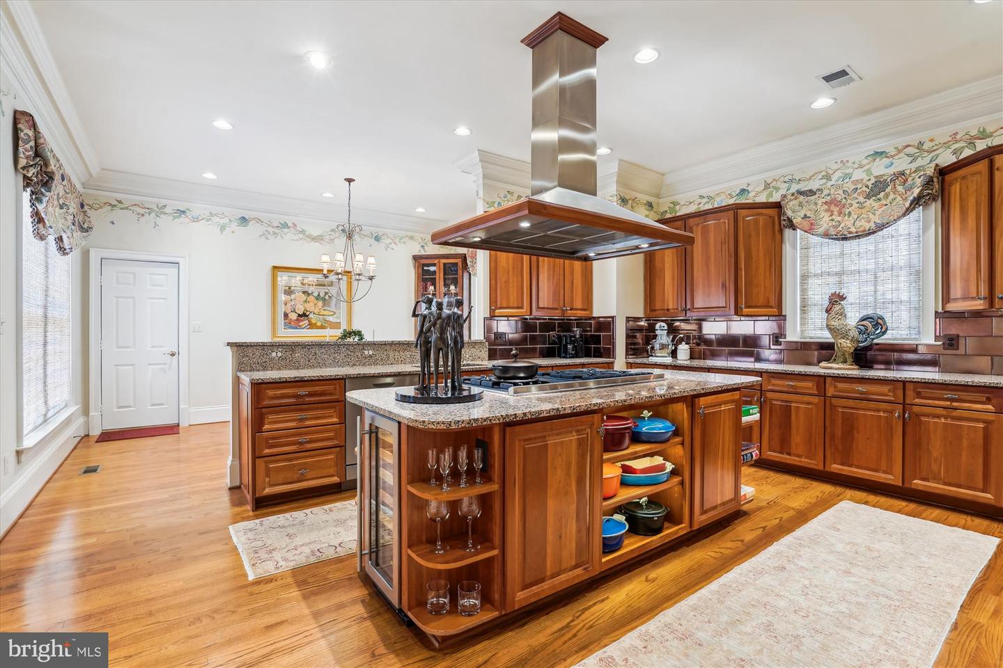 9858 PALACE GREEN WAY, VIENNA, Virginia 22181, 4 Bedrooms Bedrooms, ,4 BathroomsBathrooms,Residential,For sale,9858 PALACE GREEN WAY,VAFX2248128 MLS # VAFX2248128