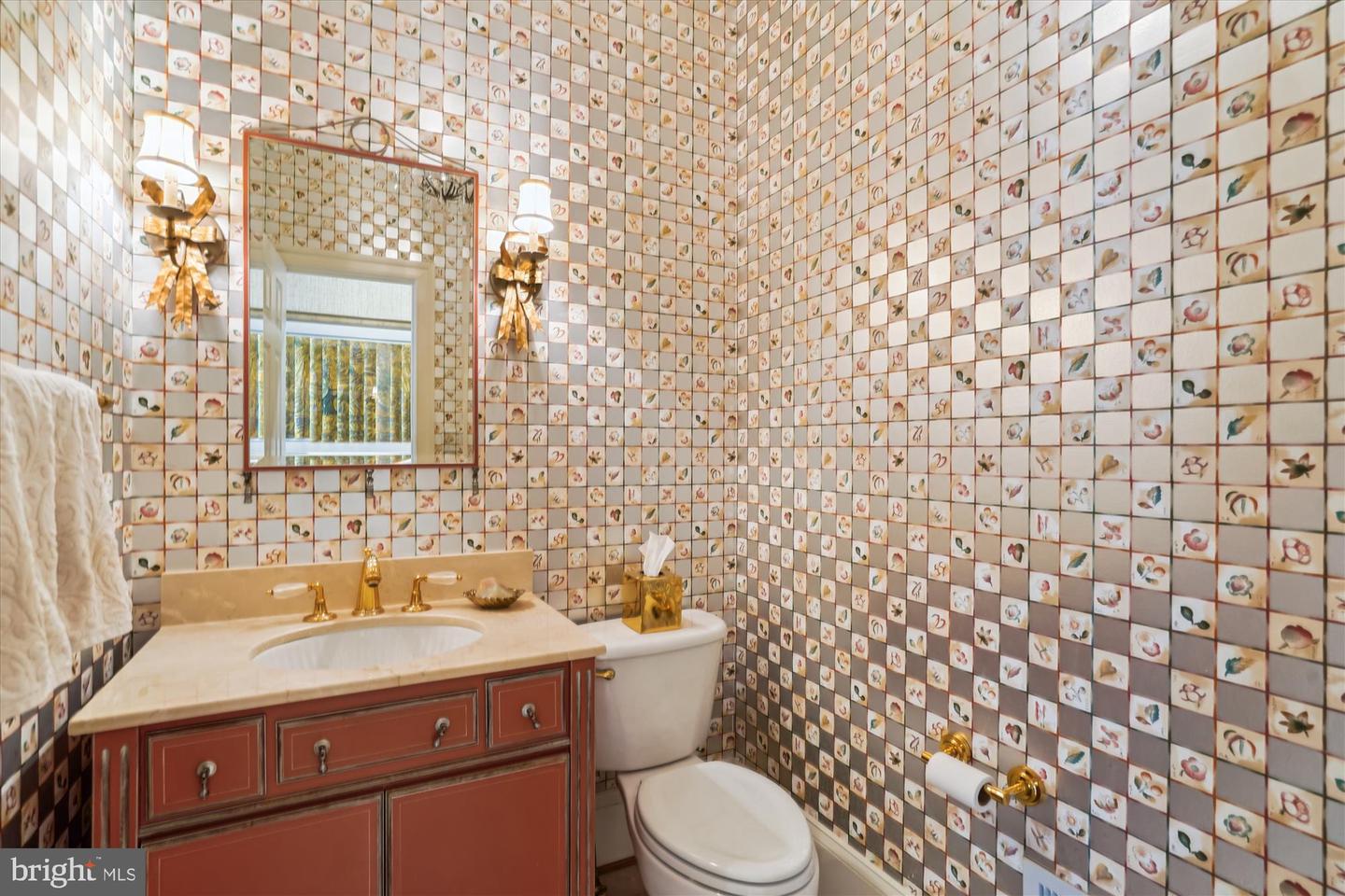 9858 PALACE GREEN WAY, VIENNA, Virginia 22181, 4 Bedrooms Bedrooms, ,4 BathroomsBathrooms,Residential,For sale,9858 PALACE GREEN WAY,VAFX2248128 MLS # VAFX2248128