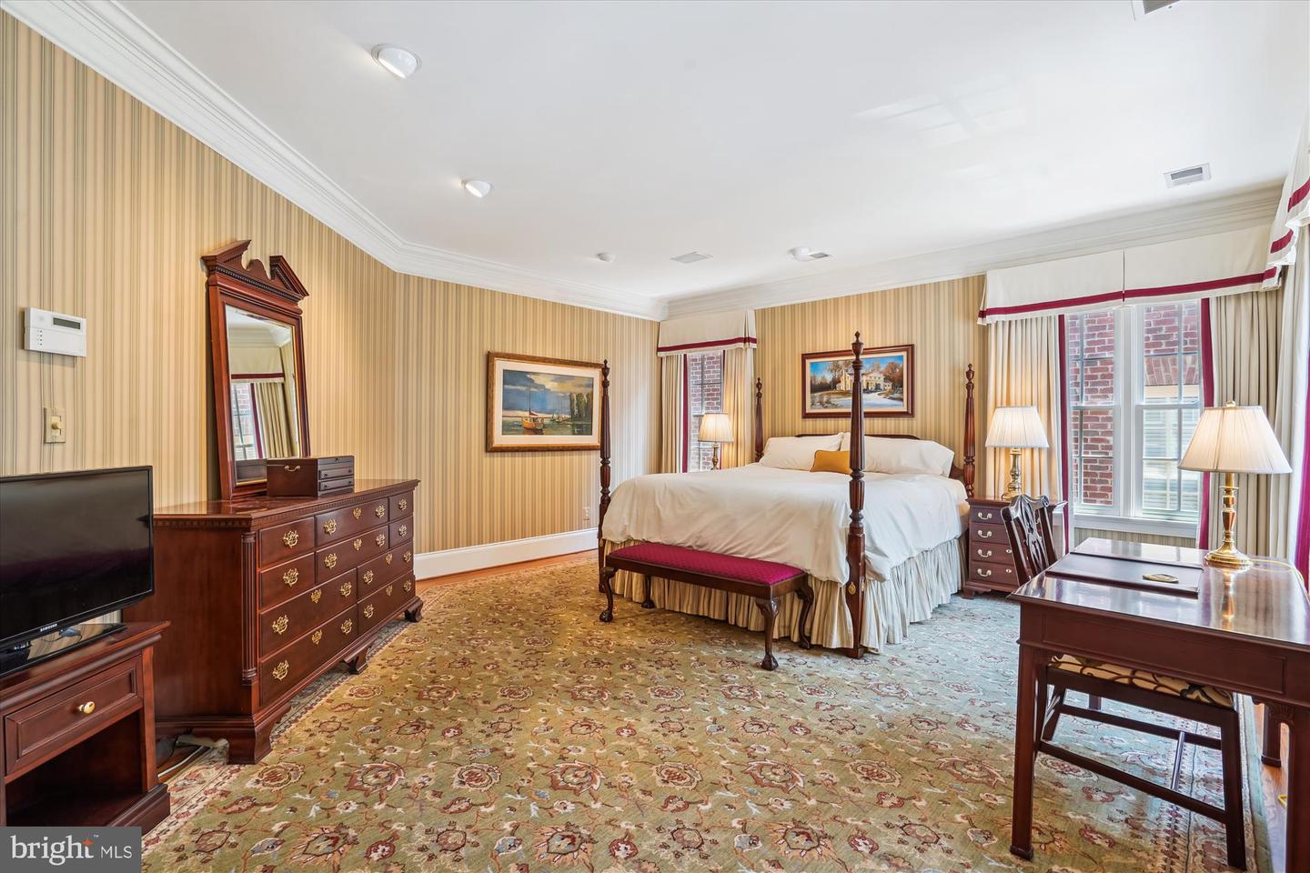 9858 PALACE GREEN WAY, VIENNA, Virginia 22181, 4 Bedrooms Bedrooms, ,4 BathroomsBathrooms,Residential,For sale,9858 PALACE GREEN WAY,VAFX2248128 MLS # VAFX2248128