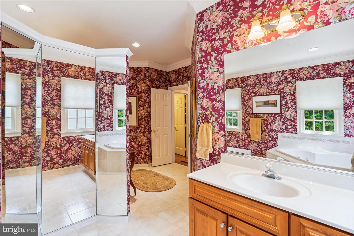 9858 PALACE GREEN WAY, VIENNA, Virginia 22181, 4 Bedrooms Bedrooms, ,4 BathroomsBathrooms,Residential,For sale,9858 PALACE GREEN WAY,VAFX2248128 MLS # VAFX2248128