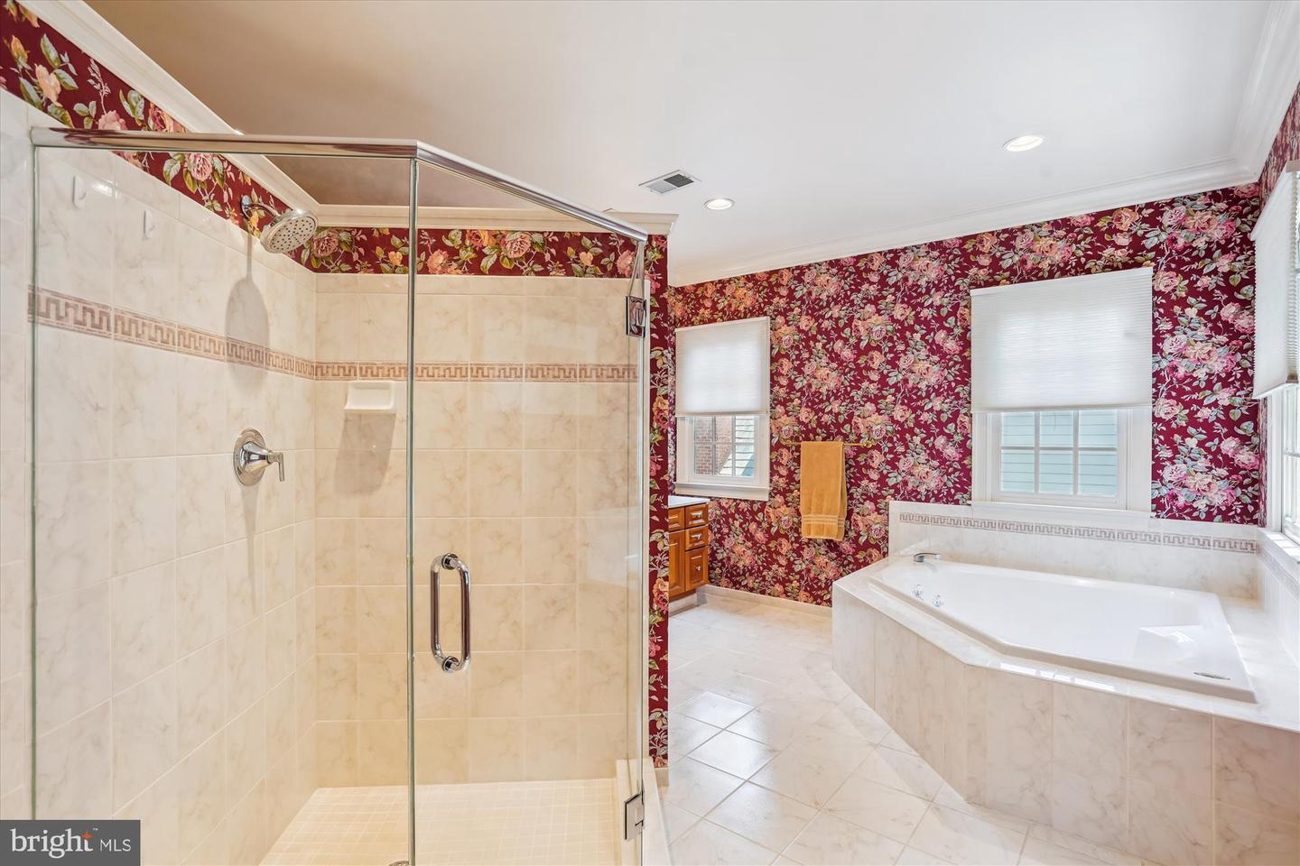 9858 PALACE GREEN WAY, VIENNA, Virginia 22181, 4 Bedrooms Bedrooms, ,4 BathroomsBathrooms,Residential,For sale,9858 PALACE GREEN WAY,VAFX2248128 MLS # VAFX2248128