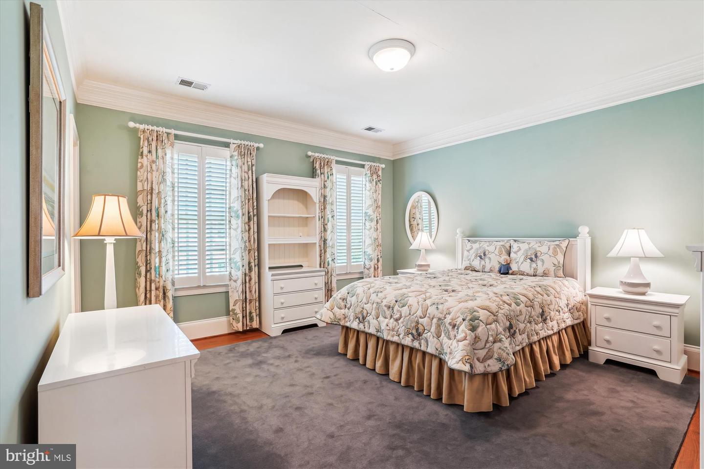 9858 PALACE GREEN WAY, VIENNA, Virginia 22181, 4 Bedrooms Bedrooms, ,4 BathroomsBathrooms,Residential,For sale,9858 PALACE GREEN WAY,VAFX2248128 MLS # VAFX2248128