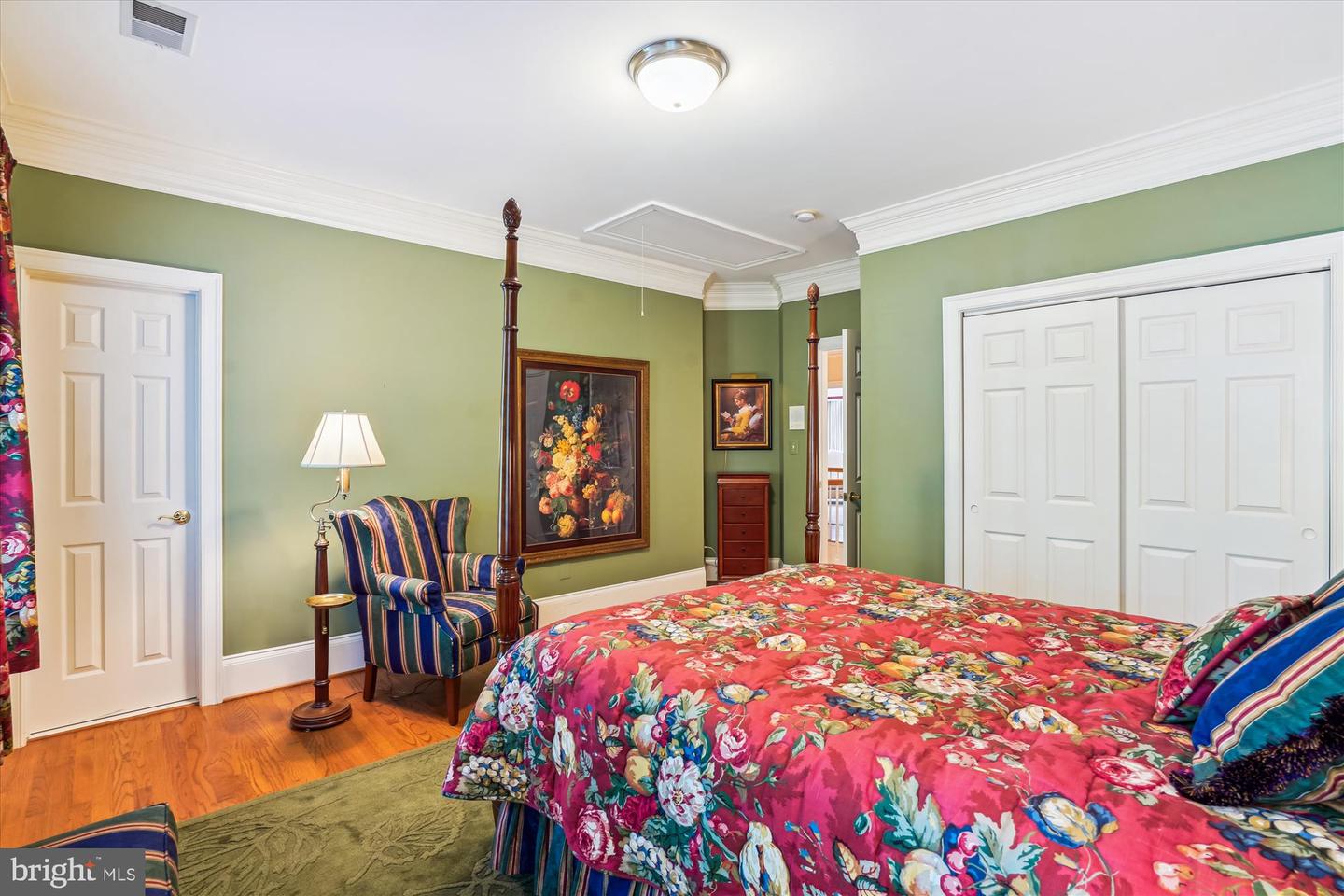 9858 PALACE GREEN WAY, VIENNA, Virginia 22181, 4 Bedrooms Bedrooms, ,4 BathroomsBathrooms,Residential,For sale,9858 PALACE GREEN WAY,VAFX2248128 MLS # VAFX2248128