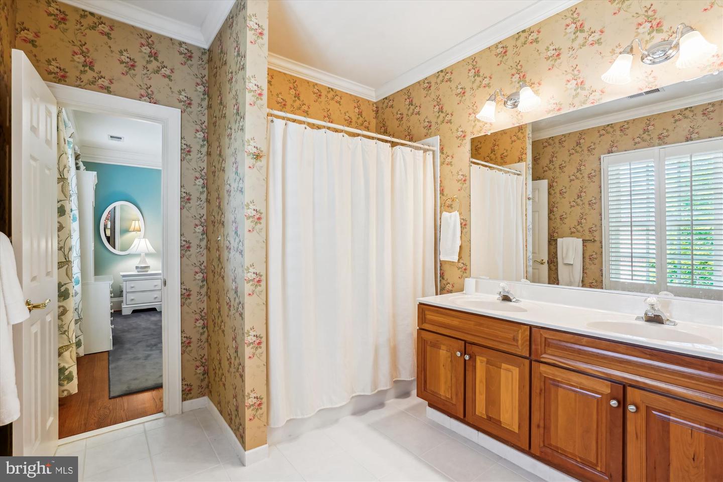 9858 PALACE GREEN WAY, VIENNA, Virginia 22181, 4 Bedrooms Bedrooms, ,4 BathroomsBathrooms,Residential,For sale,9858 PALACE GREEN WAY,VAFX2248128 MLS # VAFX2248128