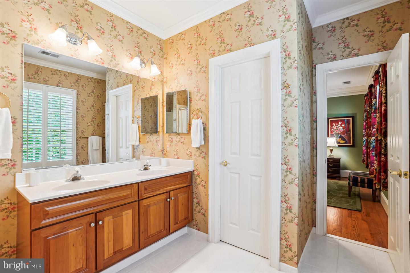 9858 PALACE GREEN WAY, VIENNA, Virginia 22181, 4 Bedrooms Bedrooms, ,4 BathroomsBathrooms,Residential,For sale,9858 PALACE GREEN WAY,VAFX2248128 MLS # VAFX2248128