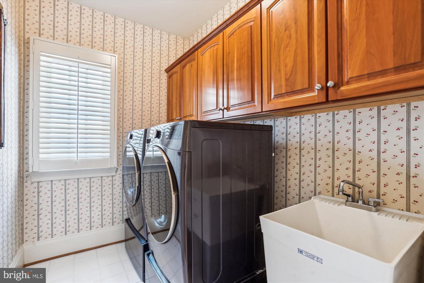 9858 PALACE GREEN WAY, VIENNA, Virginia 22181, 4 Bedrooms Bedrooms, ,4 BathroomsBathrooms,Residential,For sale,9858 PALACE GREEN WAY,VAFX2248128 MLS # VAFX2248128