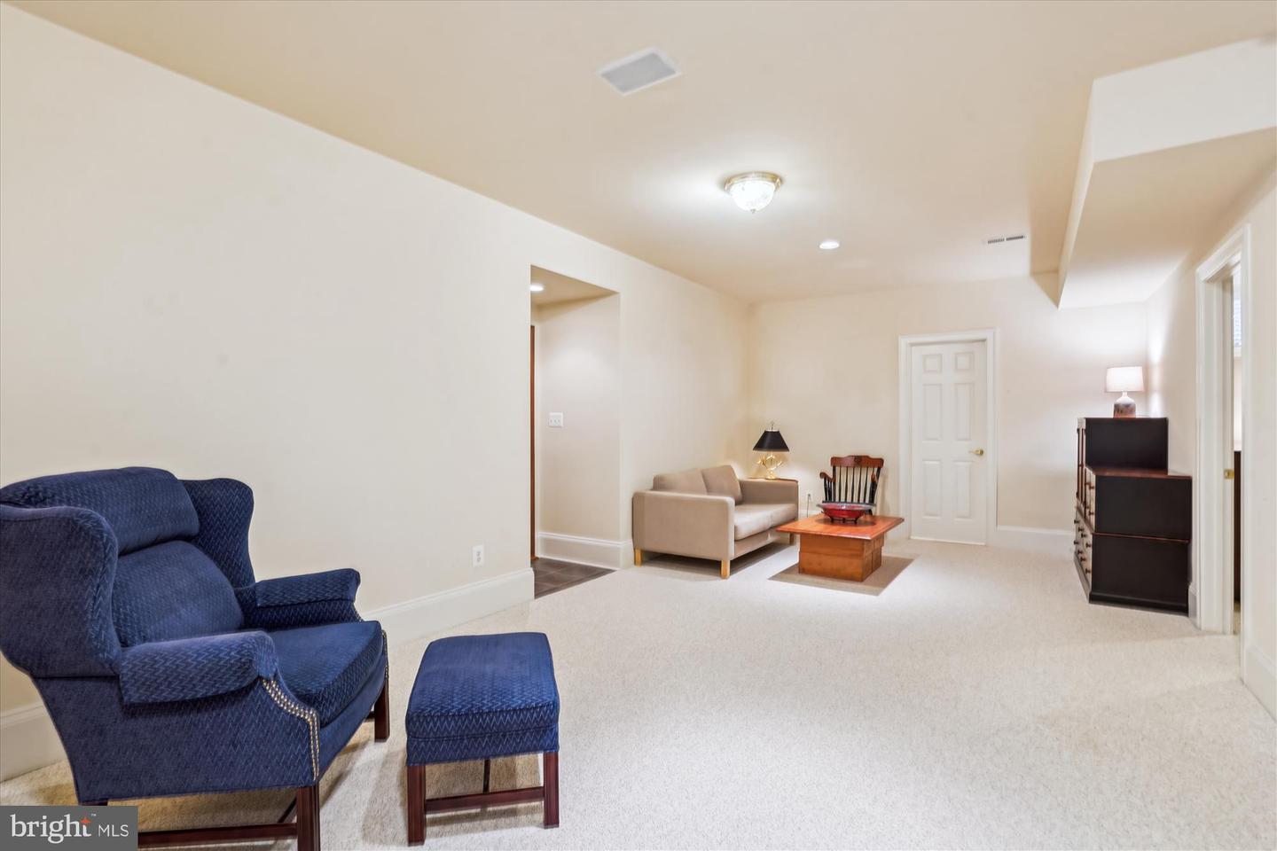 9858 PALACE GREEN WAY, VIENNA, Virginia 22181, 4 Bedrooms Bedrooms, ,4 BathroomsBathrooms,Residential,For sale,9858 PALACE GREEN WAY,VAFX2248128 MLS # VAFX2248128