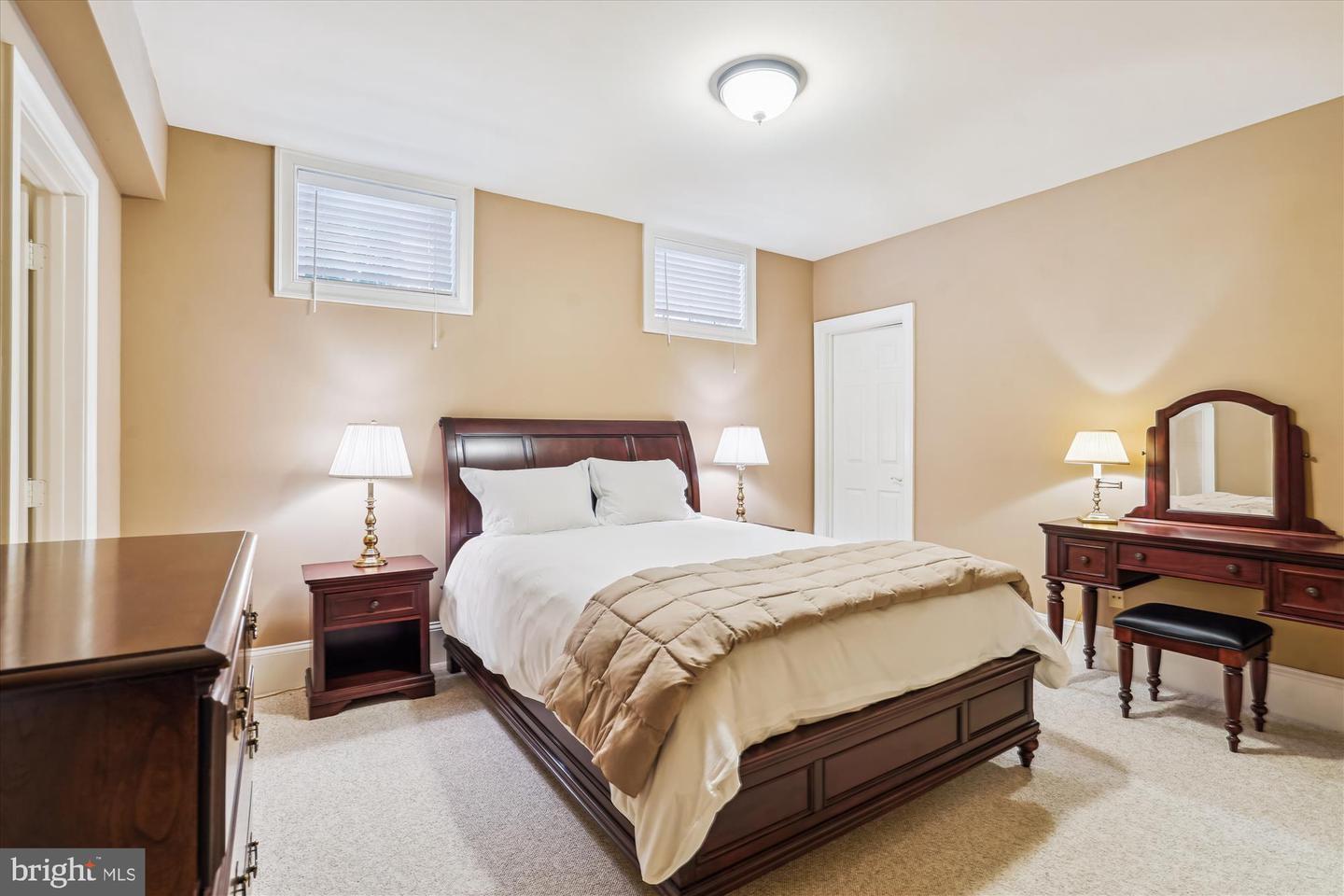 9858 PALACE GREEN WAY, VIENNA, Virginia 22181, 4 Bedrooms Bedrooms, ,4 BathroomsBathrooms,Residential,For sale,9858 PALACE GREEN WAY,VAFX2248128 MLS # VAFX2248128