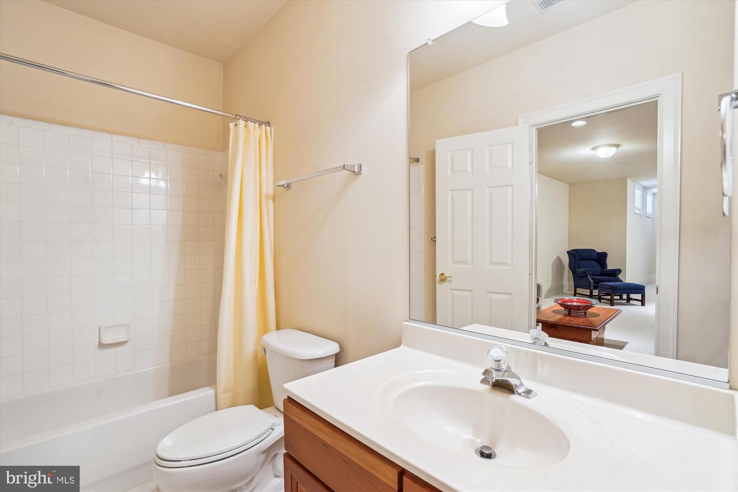 9858 PALACE GREEN WAY, VIENNA, Virginia 22181, 4 Bedrooms Bedrooms, ,4 BathroomsBathrooms,Residential,For sale,9858 PALACE GREEN WAY,VAFX2248128 MLS # VAFX2248128