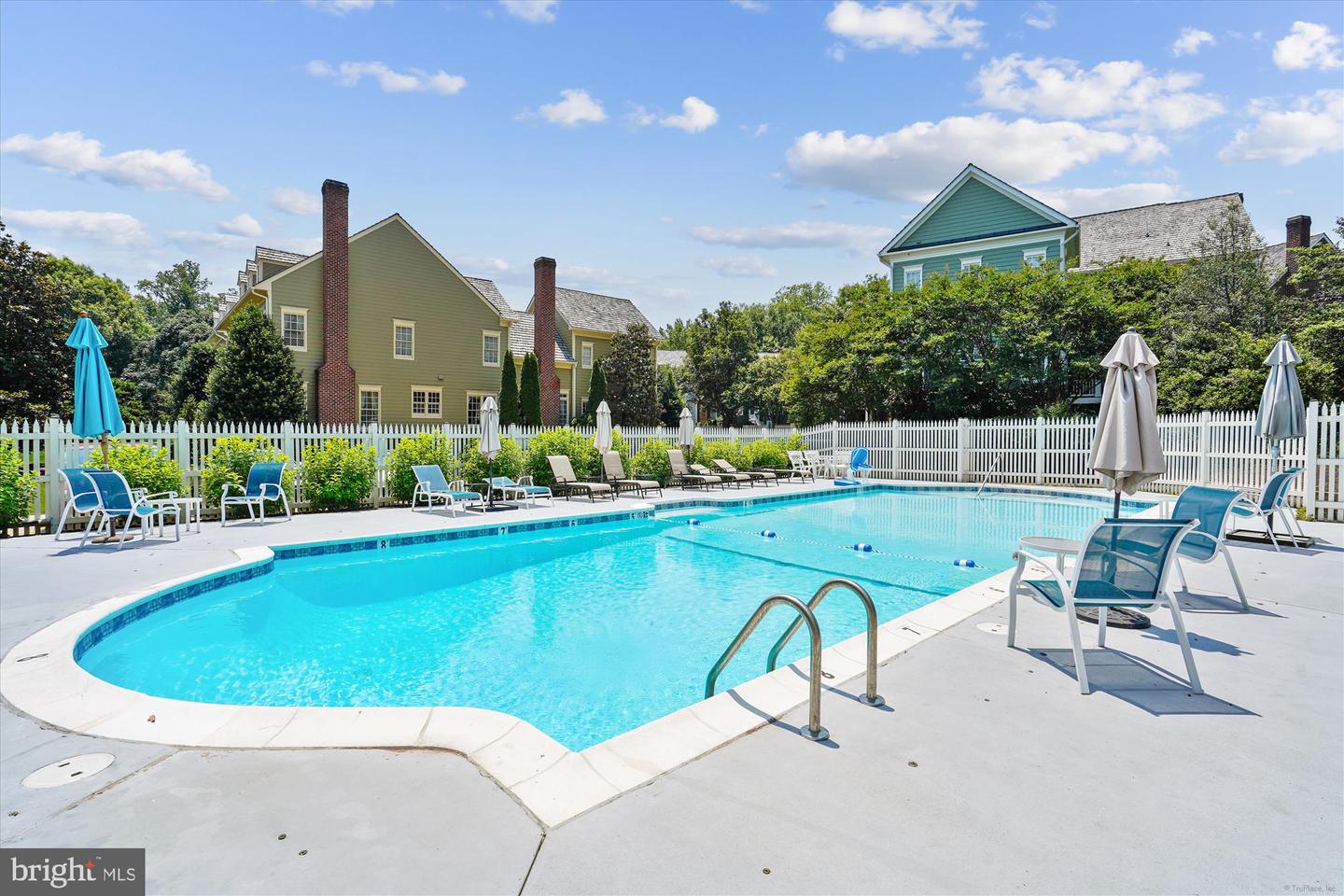 9858 PALACE GREEN WAY, VIENNA, Virginia 22181, 4 Bedrooms Bedrooms, ,4 BathroomsBathrooms,Residential,For sale,9858 PALACE GREEN WAY,VAFX2248128 MLS # VAFX2248128