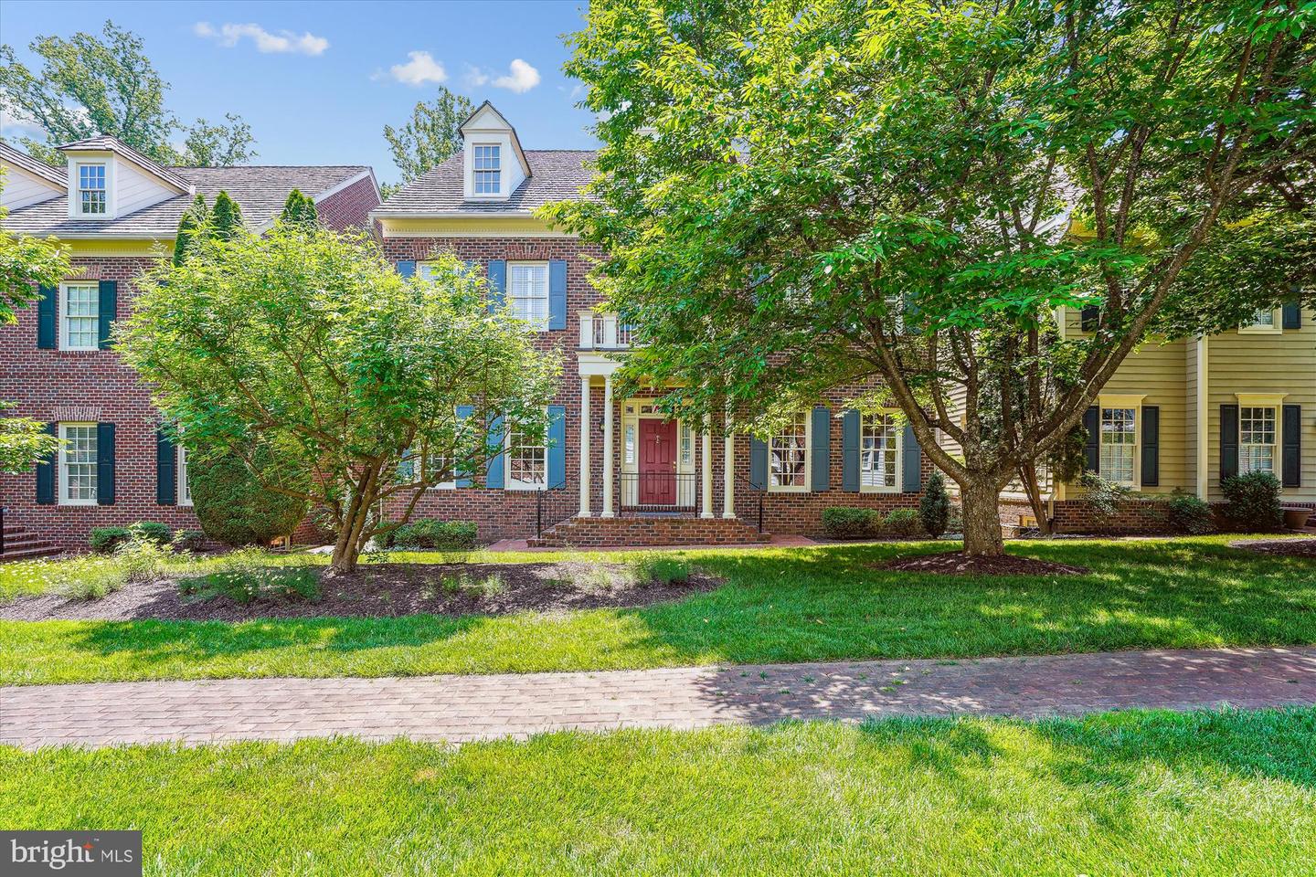 9858 PALACE GREEN WAY, VIENNA, Virginia 22181, 4 Bedrooms Bedrooms, ,4 BathroomsBathrooms,Residential,For sale,9858 PALACE GREEN WAY,VAFX2248128 MLS # VAFX2248128