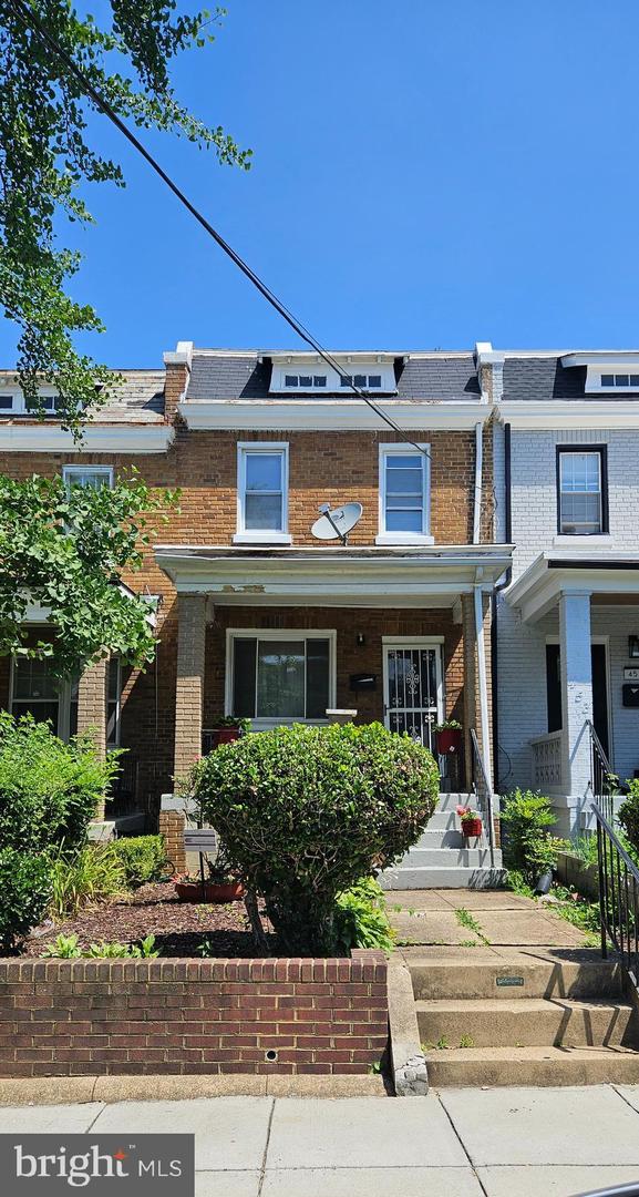 455 DELAFIELD PL NW, WASHINGTON, District Of Columbia 20011, 4 Bedrooms Bedrooms, ,2 BathroomsBathrooms,Residential,For sale,455 DELAFIELD PL NW,DCDC2206210 MLS # DCDC2206210
