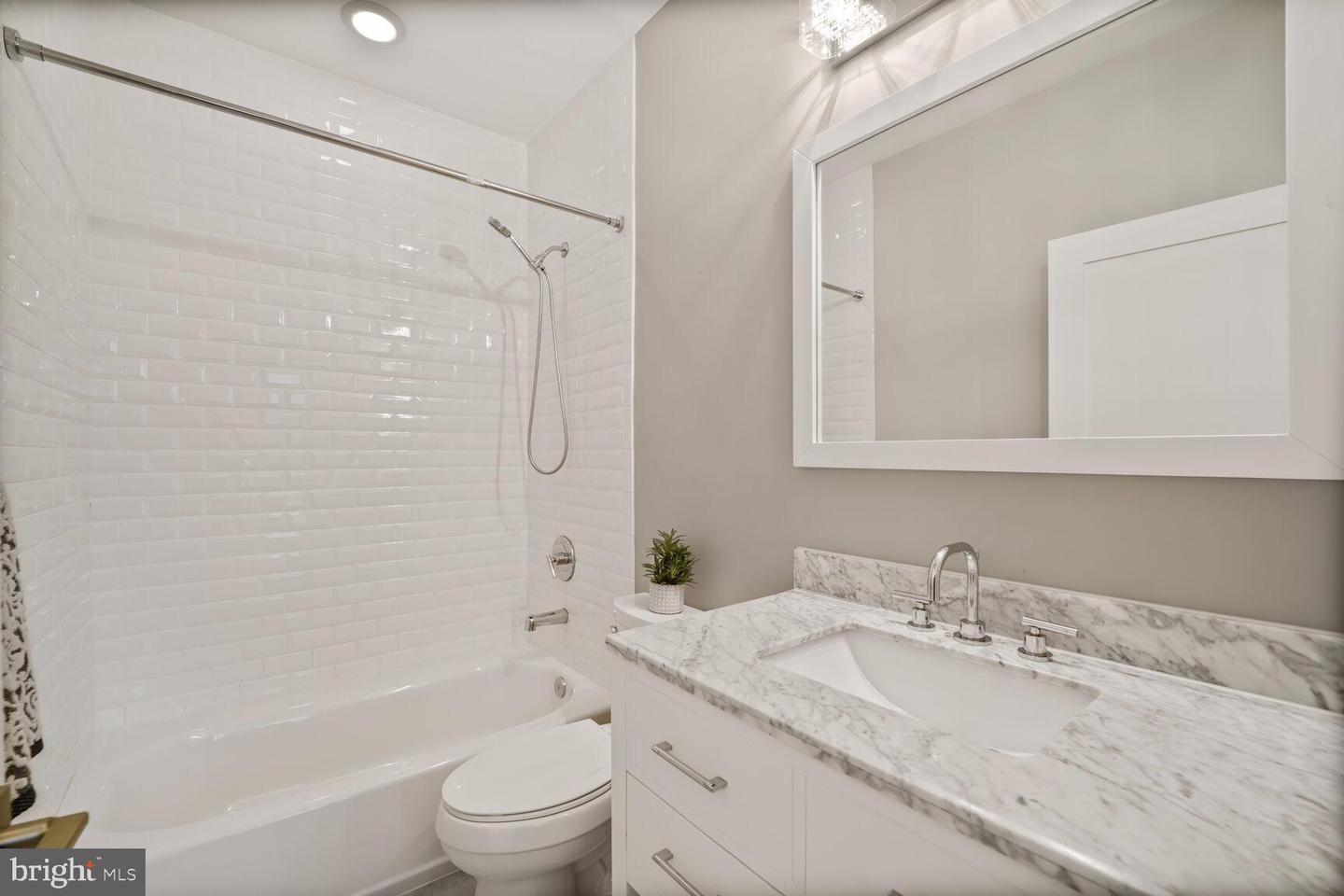215 RANDOLPH PL NE #2, WASHINGTON, District Of Columbia 20002, 2 Bedrooms Bedrooms, ,2 BathroomsBathrooms,Residential,For sale,215 RANDOLPH PL NE #2,DCDC2206264 MLS # DCDC2206264