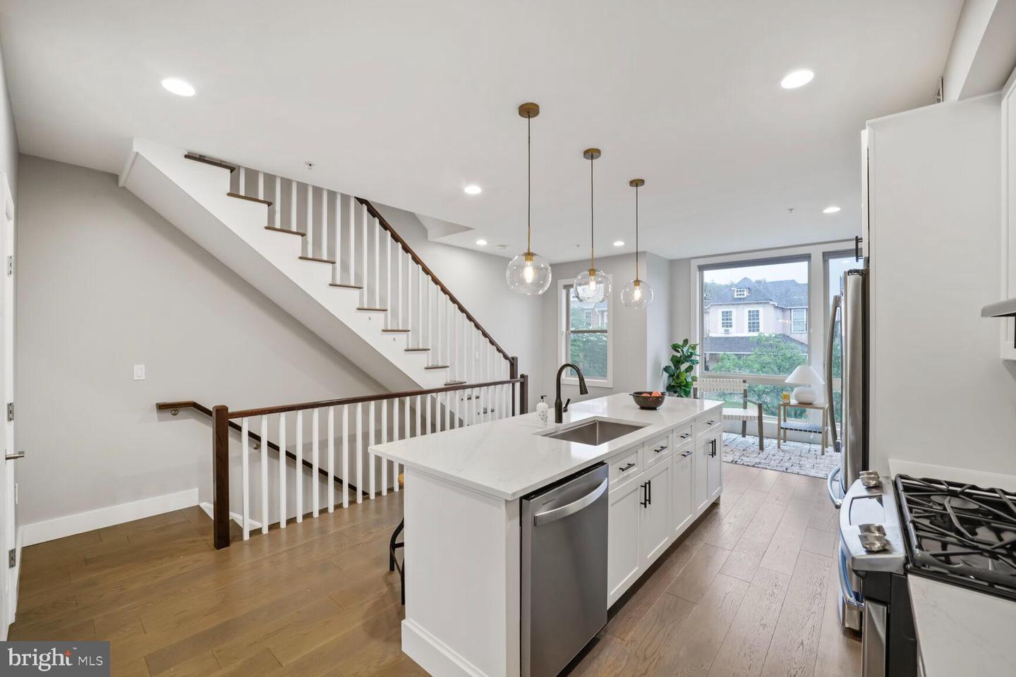 215 RANDOLPH PL NE #2, WASHINGTON, District Of Columbia 20002, 2 Bedrooms Bedrooms, ,2 BathroomsBathrooms,Residential,For sale,215 RANDOLPH PL NE #2,DCDC2206264 MLS # DCDC2206264