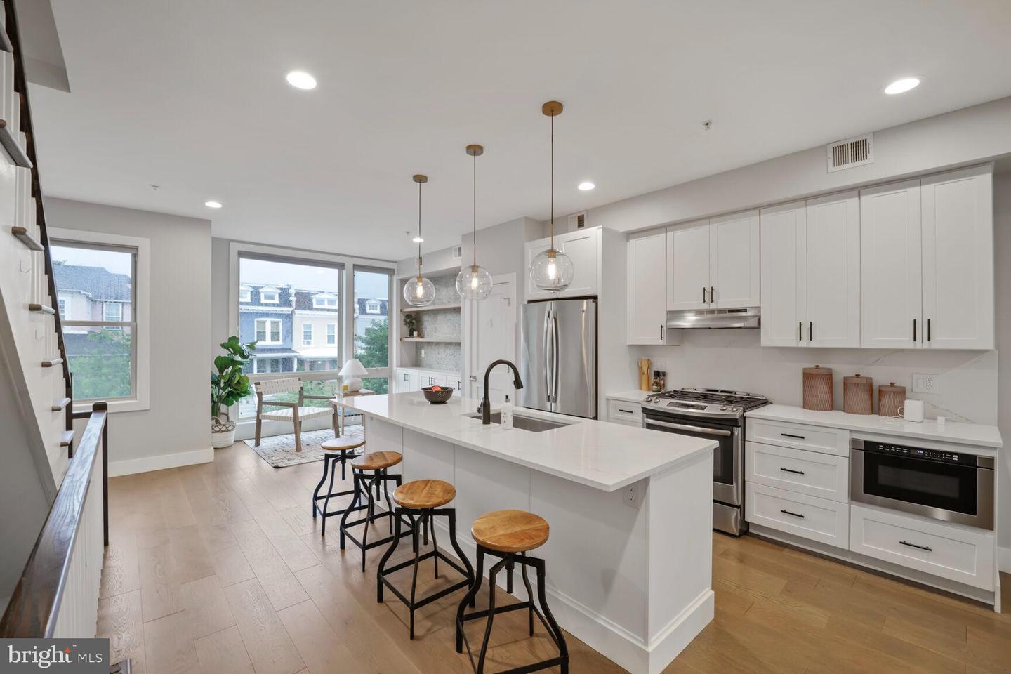 215 RANDOLPH PL NE #2, WASHINGTON, District Of Columbia 20002, 2 Bedrooms Bedrooms, ,2 BathroomsBathrooms,Residential,For sale,215 RANDOLPH PL NE #2,DCDC2206264 MLS # DCDC2206264