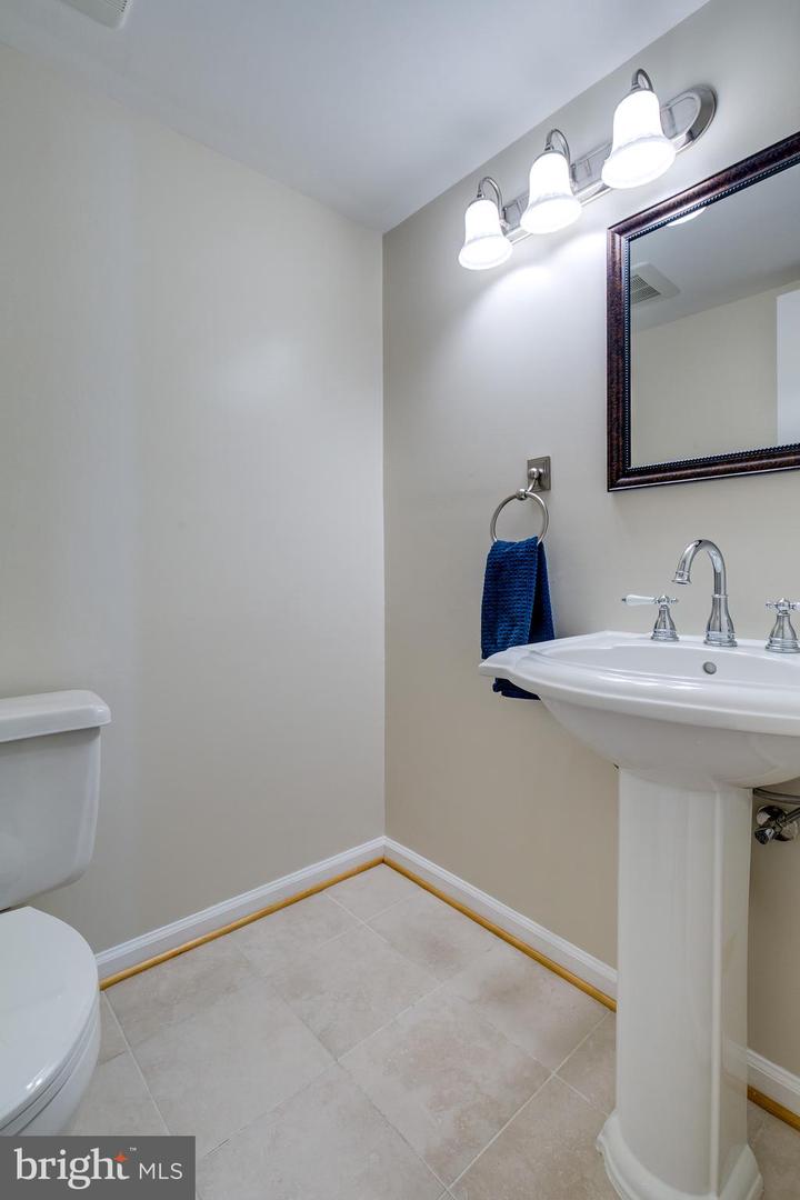 7007 BARNACLE PL, BURKE, Virginia 22015, 4 Bedrooms Bedrooms, ,2 BathroomsBathrooms,Residential,For sale,7007 BARNACLE PL,VAFX2248256 MLS # VAFX2248256