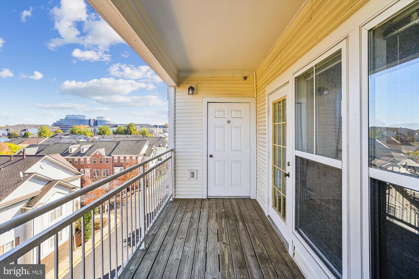 2911 DEER HOLLOW WAY #421 & 422, FAIRFAX, Virginia 22031, 3 Bedrooms Bedrooms, 10 Rooms Rooms,3 BathroomsBathrooms,Residential,For sale,2911 DEER HOLLOW WAY #421 & 422,VAFX2248266 MLS # VAFX2248266