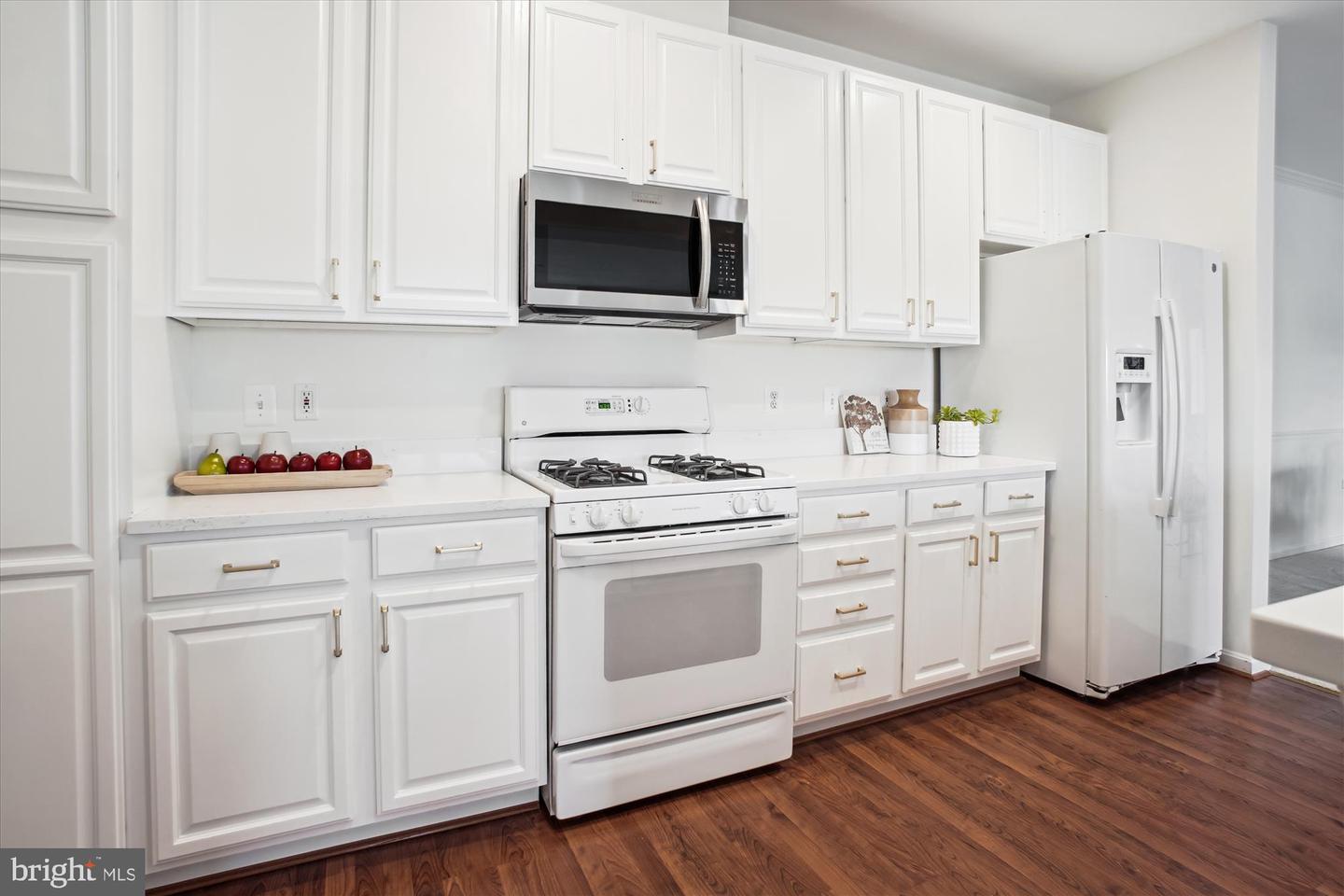 2911 DEER HOLLOW WAY #421 & 422, FAIRFAX, Virginia 22031, 3 Bedrooms Bedrooms, 10 Rooms Rooms,3 BathroomsBathrooms,Residential,For sale,2911 DEER HOLLOW WAY #421 & 422,VAFX2248266 MLS # VAFX2248266