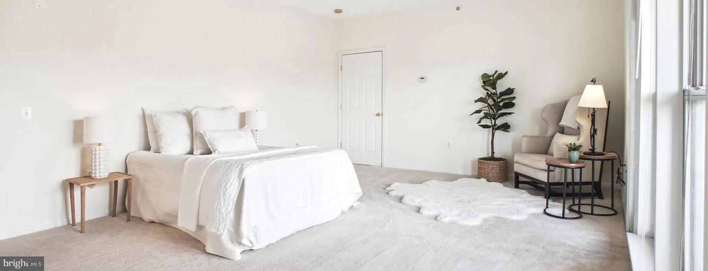 2911 DEER HOLLOW WAY #421 & 422, FAIRFAX, Virginia 22031, 3 Bedrooms Bedrooms, 10 Rooms Rooms,3 BathroomsBathrooms,Residential,For sale,2911 DEER HOLLOW WAY #421 & 422,VAFX2248266 MLS # VAFX2248266