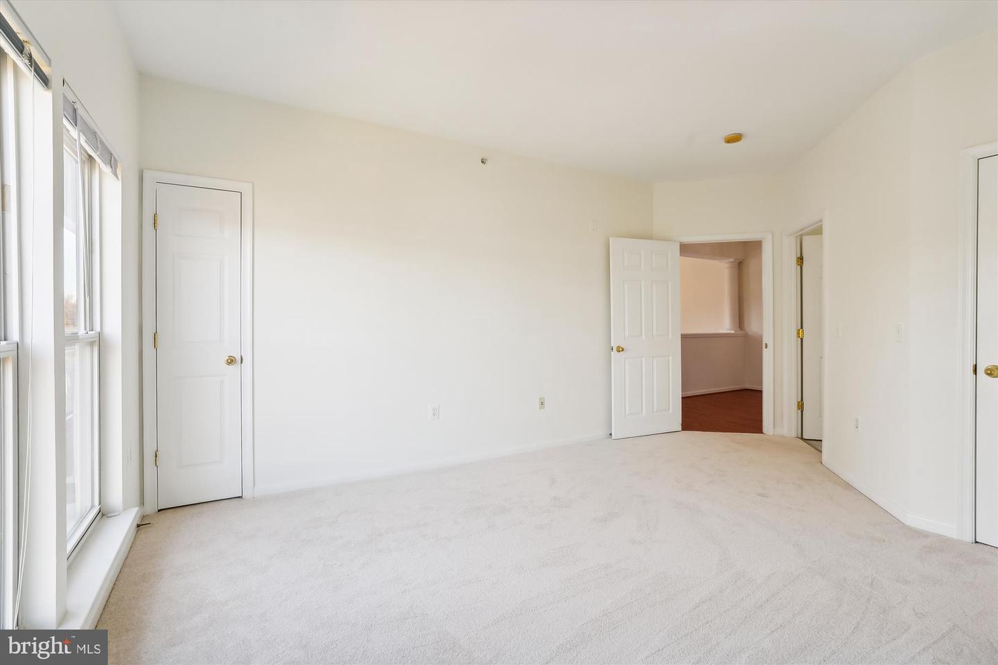2911 DEER HOLLOW WAY #421 & 422, FAIRFAX, Virginia 22031, 3 Bedrooms Bedrooms, 10 Rooms Rooms,3 BathroomsBathrooms,Residential,For sale,2911 DEER HOLLOW WAY #421 & 422,VAFX2248266 MLS # VAFX2248266