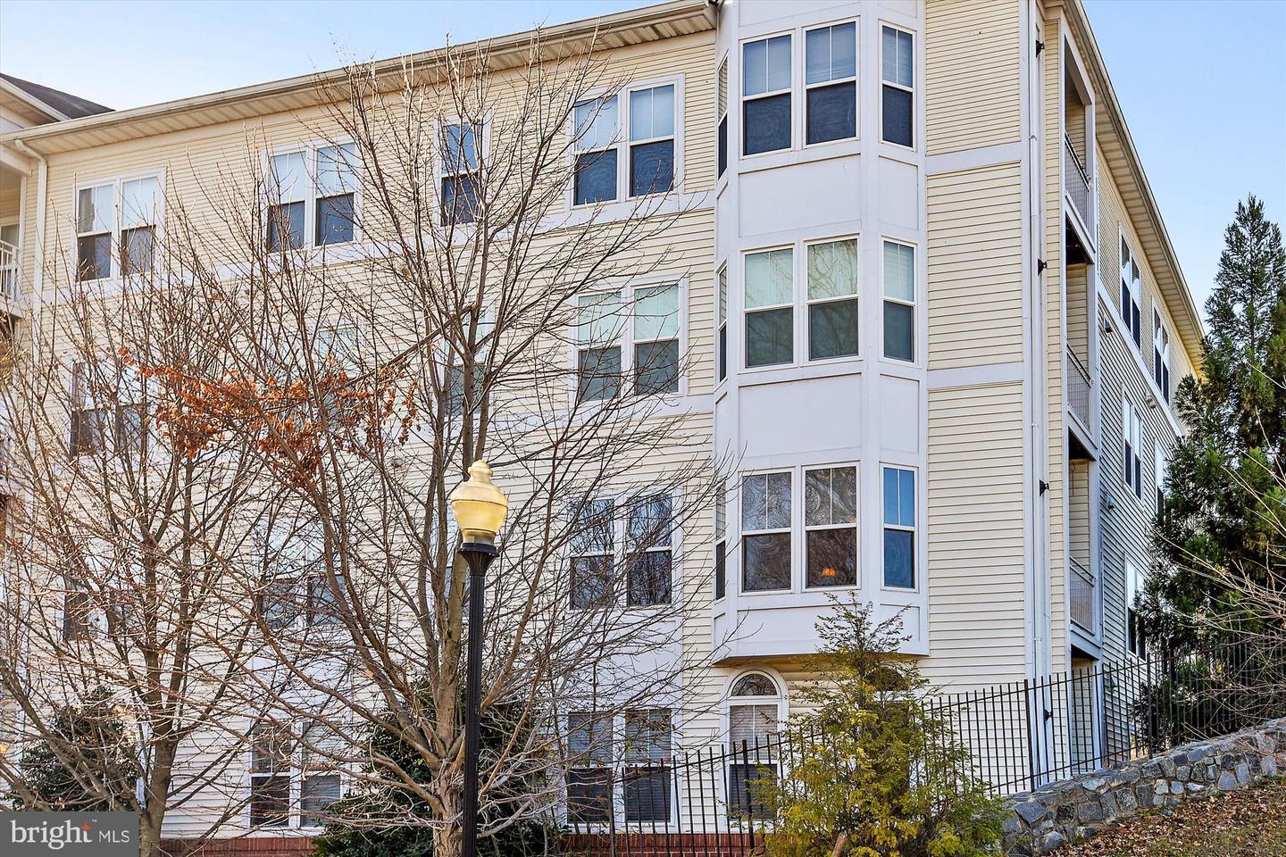 2911 DEER HOLLOW WAY #421 & 422, FAIRFAX, Virginia 22031, 3 Bedrooms Bedrooms, 10 Rooms Rooms,3 BathroomsBathrooms,Residential,For sale,2911 DEER HOLLOW WAY #421 & 422,VAFX2248266 MLS # VAFX2248266