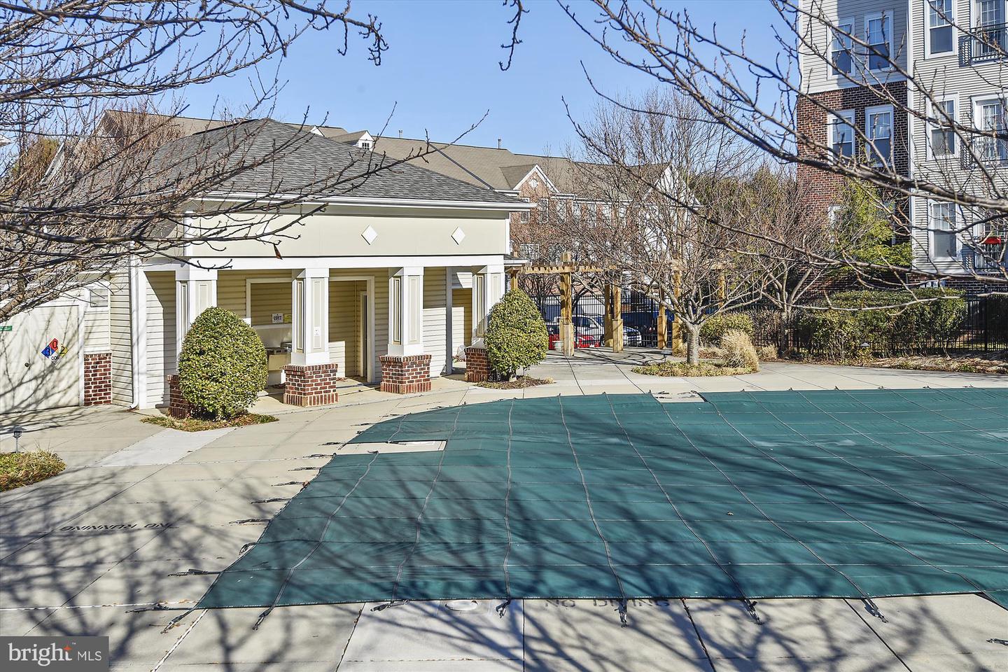 2911 DEER HOLLOW WAY #421 & 422, FAIRFAX, Virginia 22031, 3 Bedrooms Bedrooms, 10 Rooms Rooms,3 BathroomsBathrooms,Residential,For sale,2911 DEER HOLLOW WAY #421 & 422,VAFX2248266 MLS # VAFX2248266