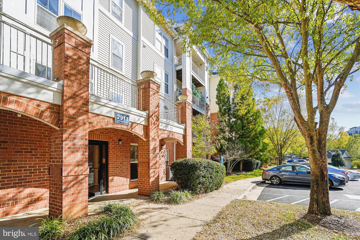 2911 DEER HOLLOW WAY #421 & 422, FAIRFAX, Virginia 22031, 3 Bedrooms Bedrooms, 10 Rooms Rooms,3 BathroomsBathrooms,Residential,For sale,2911 DEER HOLLOW WAY #421 & 422,VAFX2248266 MLS # VAFX2248266
