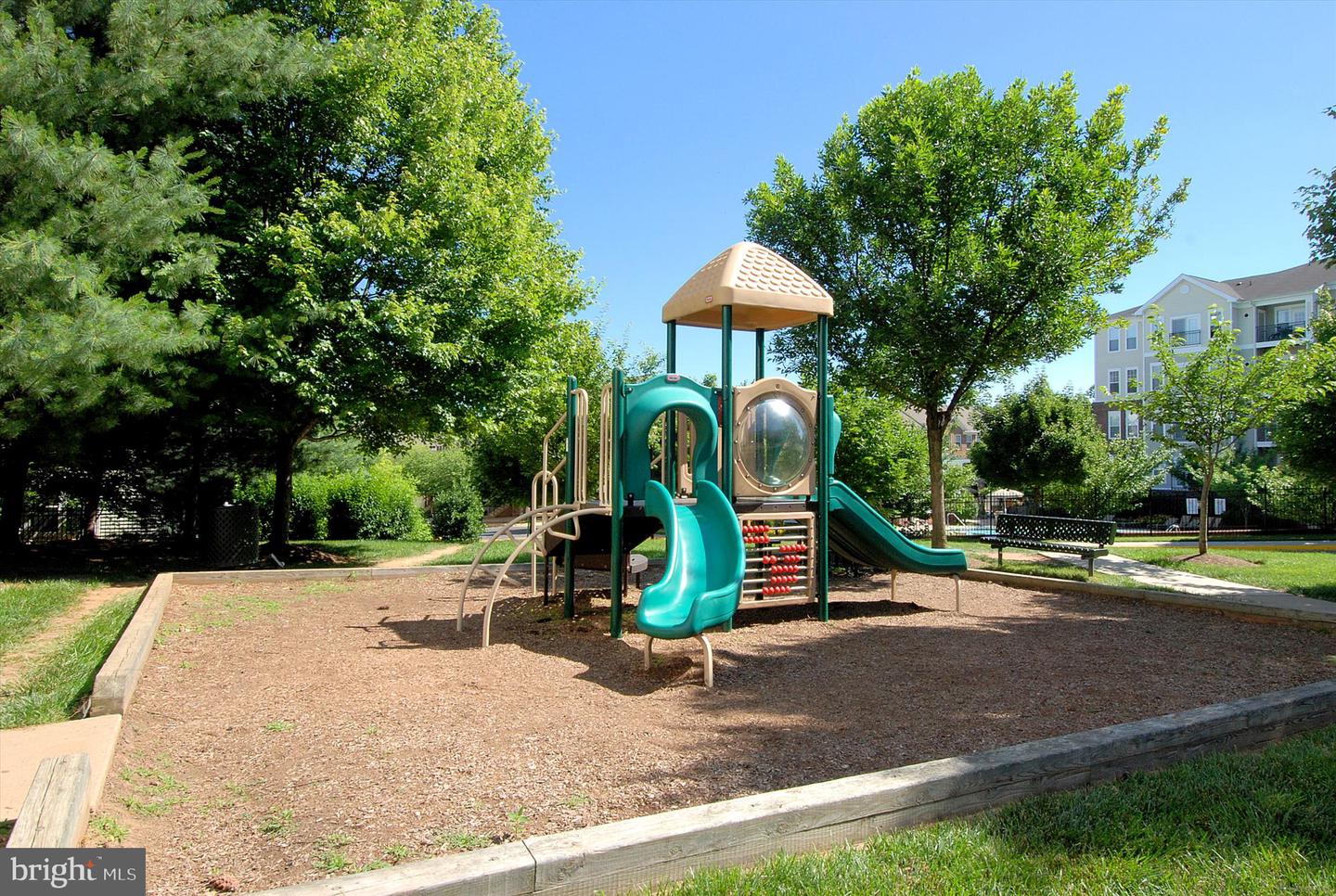 2911 DEER HOLLOW WAY #421 & 422, FAIRFAX, Virginia 22031, 3 Bedrooms Bedrooms, 10 Rooms Rooms,3 BathroomsBathrooms,Residential,For sale,2911 DEER HOLLOW WAY #421 & 422,VAFX2248266 MLS # VAFX2248266