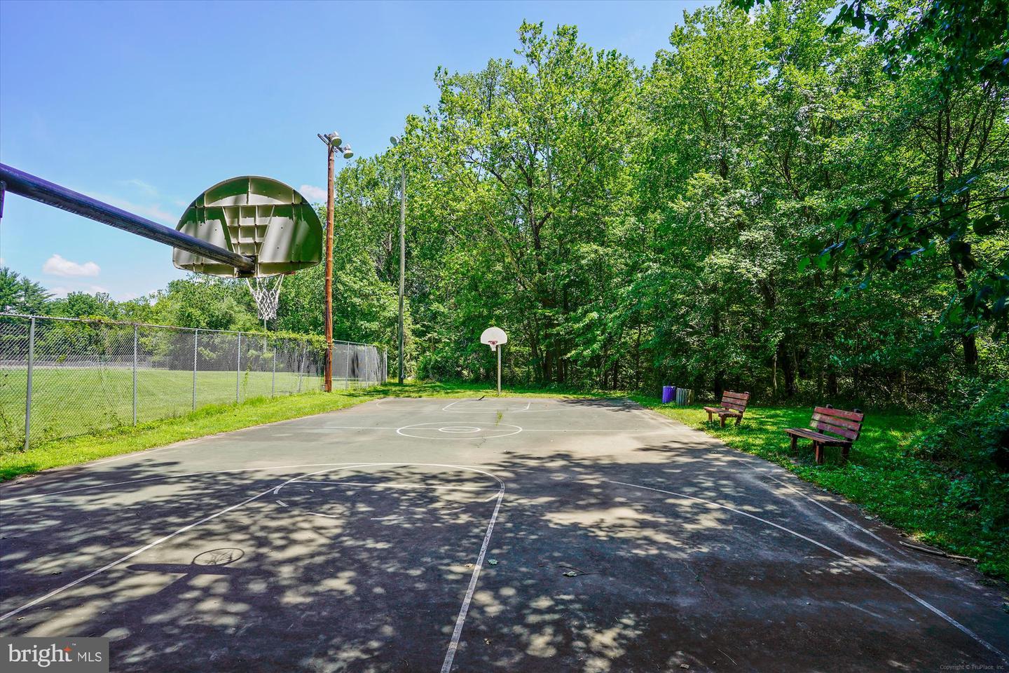 2911 DEER HOLLOW WAY #421 & 422, FAIRFAX, Virginia 22031, 3 Bedrooms Bedrooms, 10 Rooms Rooms,3 BathroomsBathrooms,Residential,For sale,2911 DEER HOLLOW WAY #421 & 422,VAFX2248266 MLS # VAFX2248266