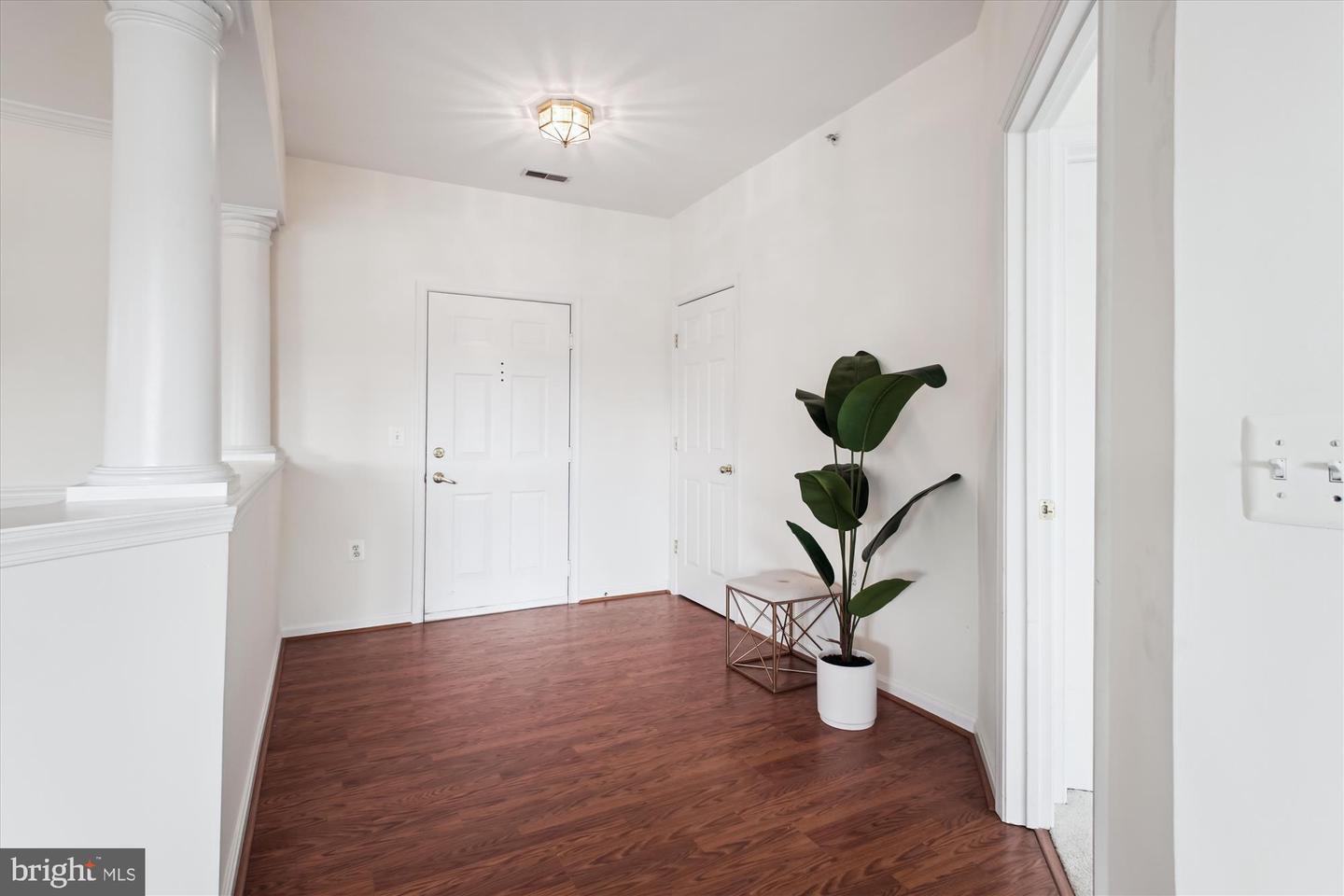 2911 DEER HOLLOW WAY #421 & 422, FAIRFAX, Virginia 22031, 3 Bedrooms Bedrooms, 10 Rooms Rooms,3 BathroomsBathrooms,Residential,For sale,2911 DEER HOLLOW WAY #421 & 422,VAFX2248266 MLS # VAFX2248266
