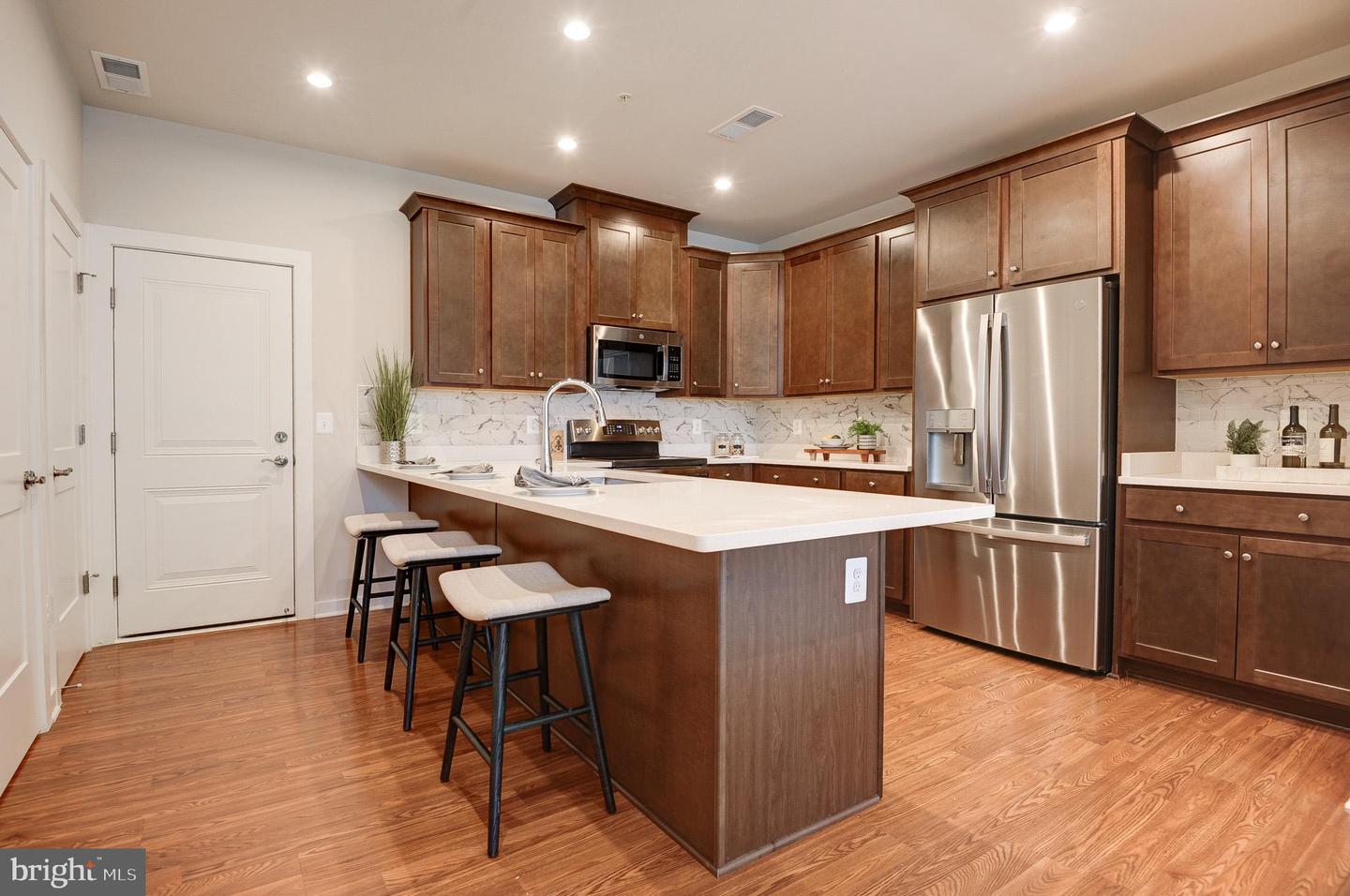 43792 MIDDLEWAY TER, ASHBURN, Virginia 20147, 3 Bedrooms Bedrooms, ,2 BathroomsBathrooms,Residential,For sale,43792 MIDDLEWAY TER,VALO2099996 MLS # VALO2099996